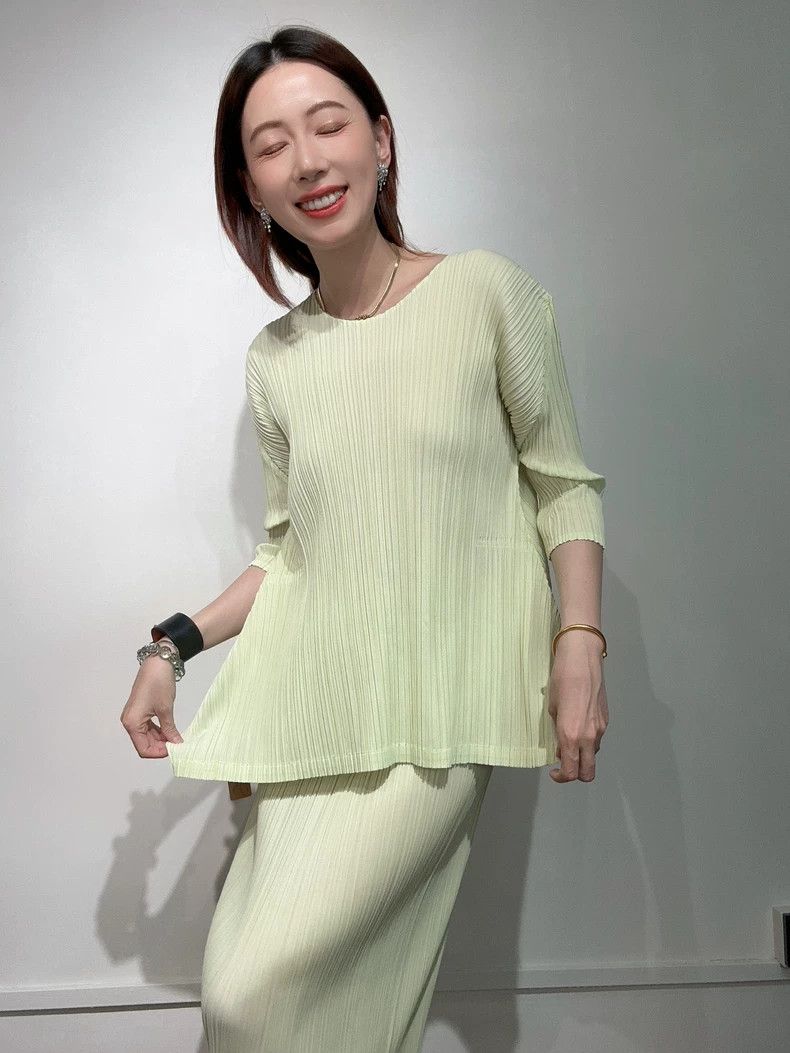 Issey Miyake Issey Miyake size:3 Light green pleated short-sleeved shir Size XS / US 0-2 / IT 36-38 - 1 Thumbnail