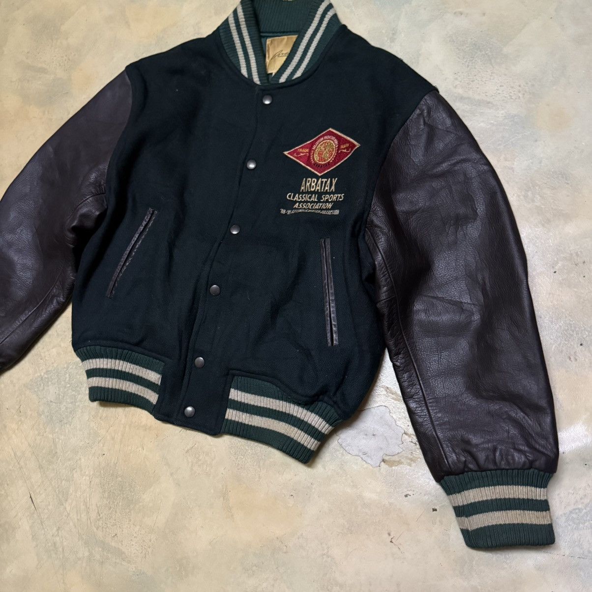 Other Vintage International Selection Arbatax Big Logo Varsity Size US L / EU 52-54 / 3 - 3 Thumbnail