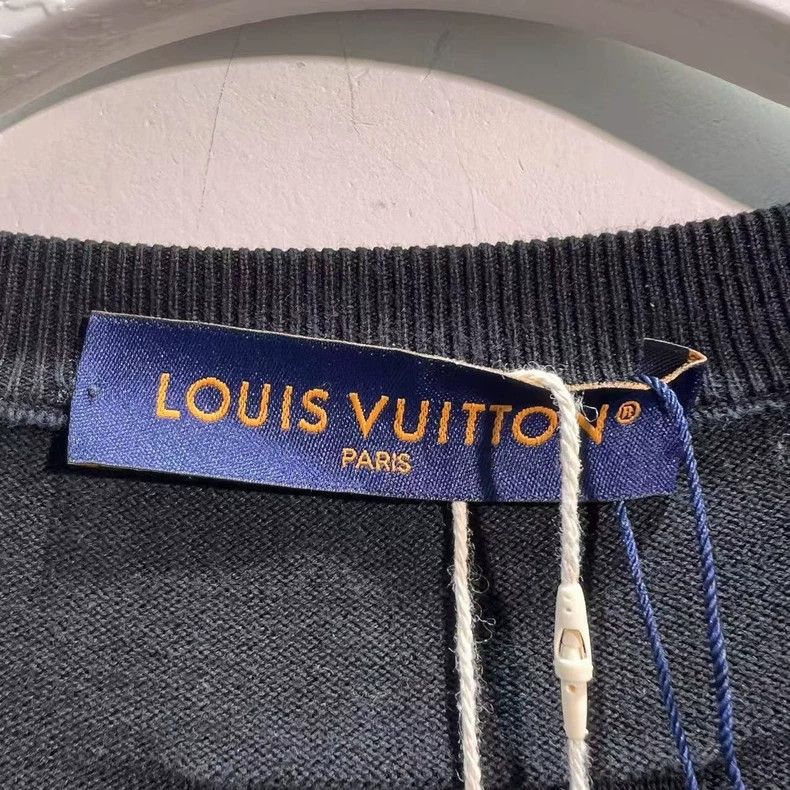 Louis Vuitton Louis Vuitton size 4l 25 New Black Short Sleeves Size US M / EU 48-50 / 2 - 2 Thumbnail
