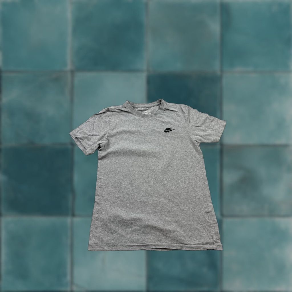 Nike Nike Athletic Shirt Men's Extra Small Gray Swoosh Logo Short Sleeve Crewneck XS Size US XS / EU 42 / 0 - 1 Thumbnail