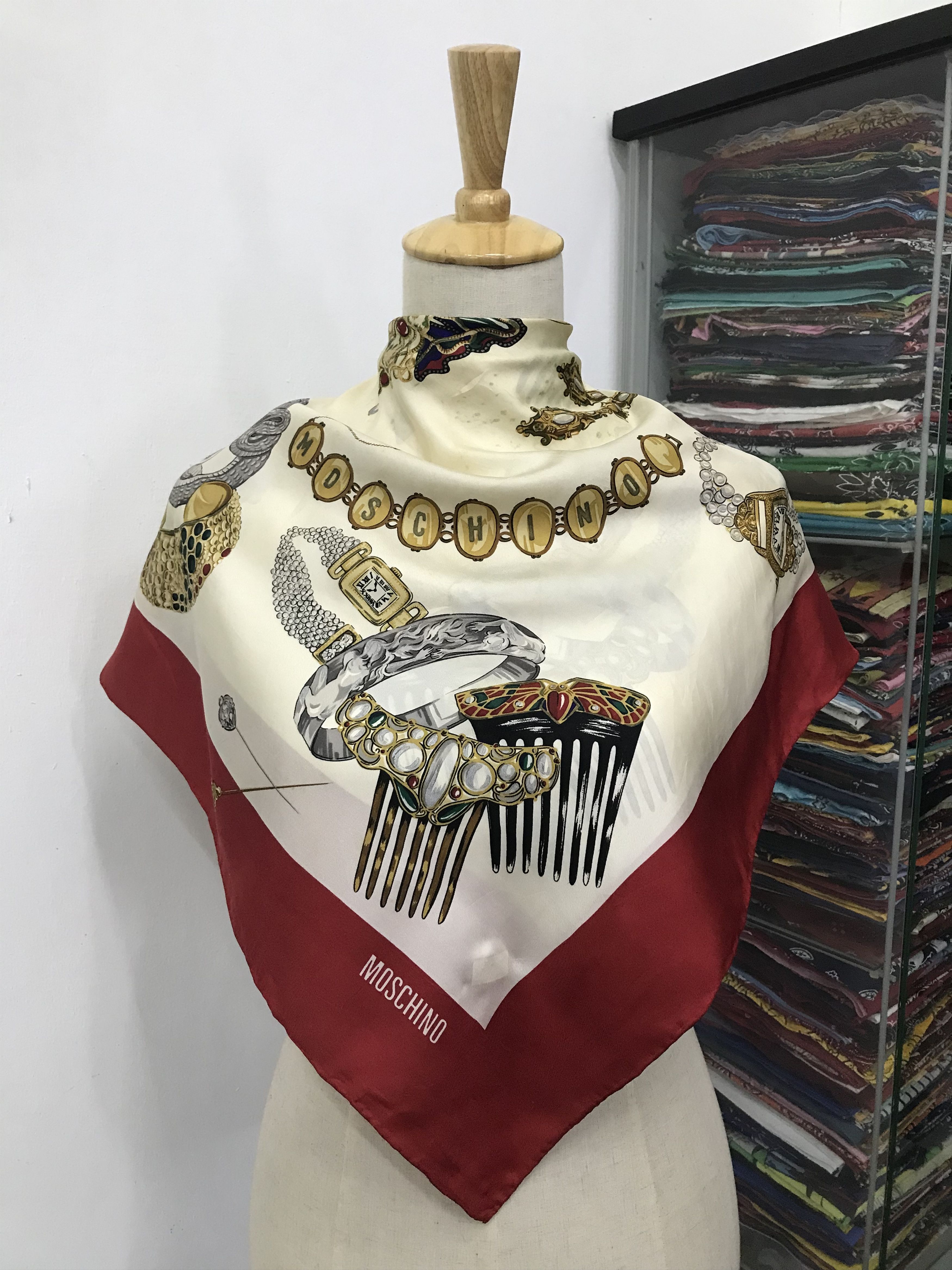 Vintage Vintage Moschino Silk Scarf Size ONE SIZE - 1 Thumbnail