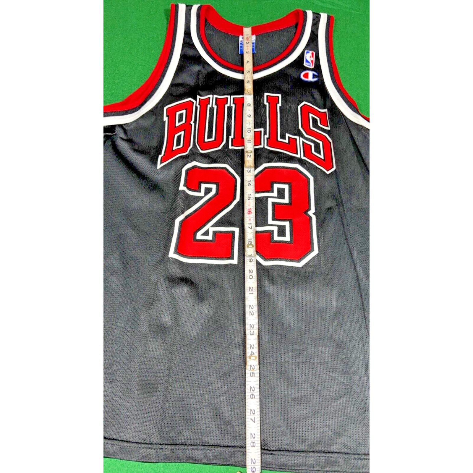 Champion Chicago Bulls Jordan Vintage Champion Jersey Size 44 Size US L / EU 52-54 / 3 - 5 Thumbnail