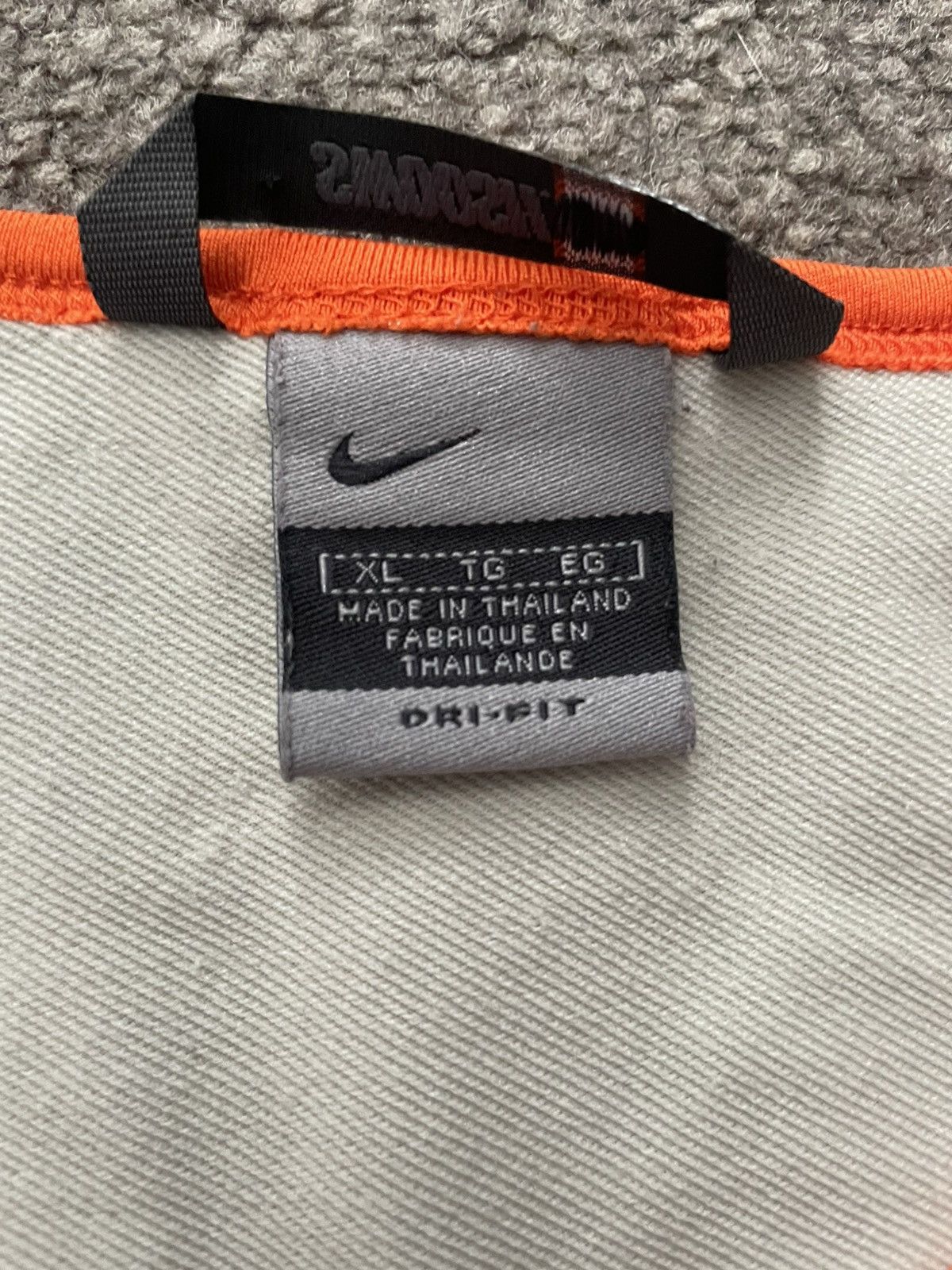 Nike Vintage T-shirt Nike Dri-fit Swoosh Size US XL / EU 56 / 4 - 5 Thumbnail