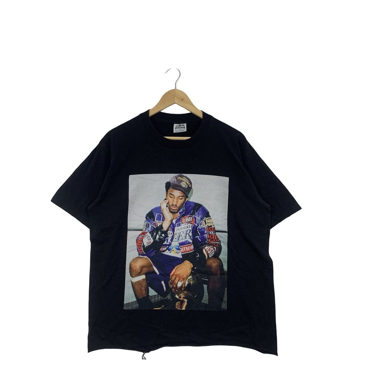 Vintage Vintage KOBE BRYANT 2001 Champion Nostalgic Graphic Tee Size US L / EU 52-54 / 3 - 4 Thumbnail
