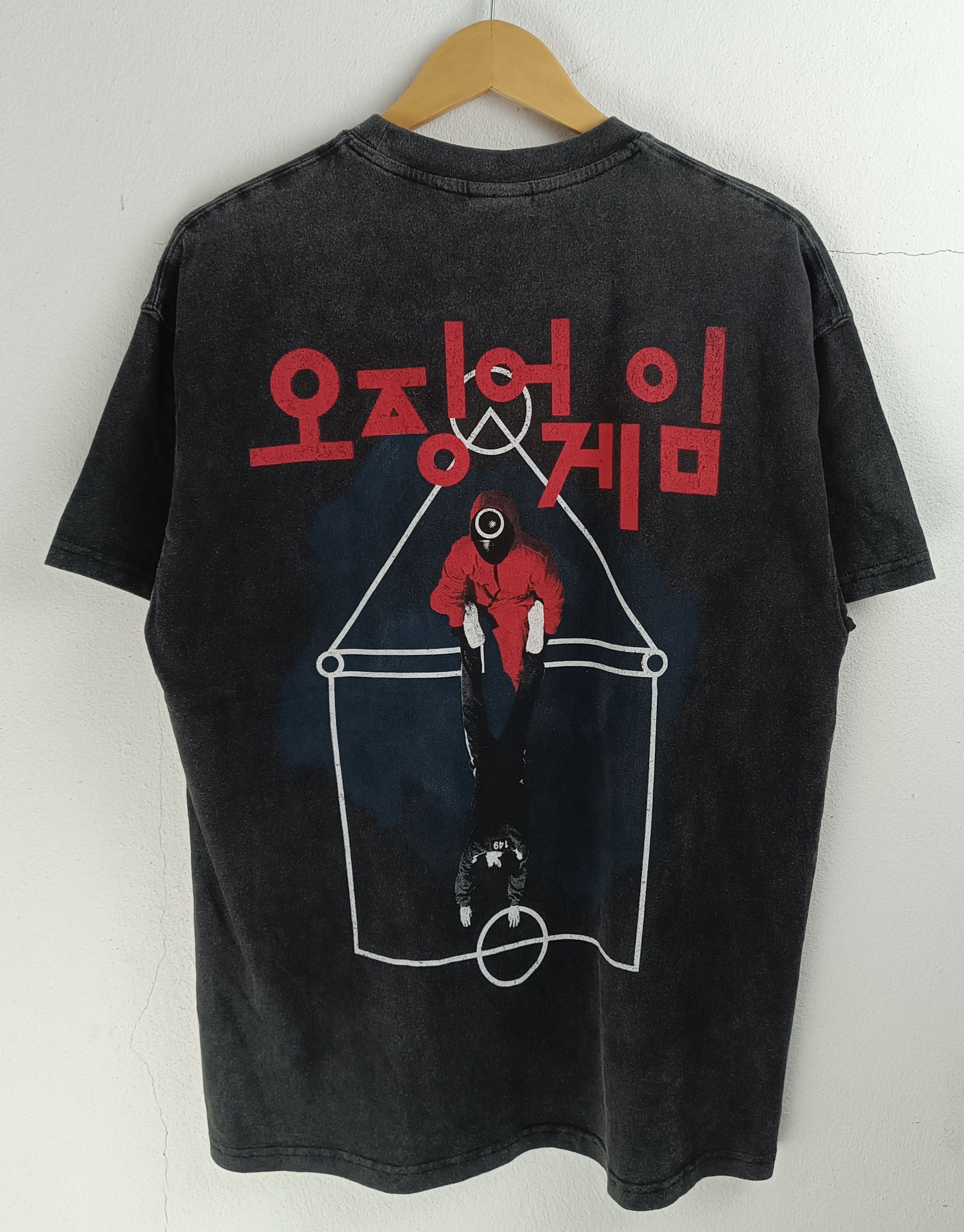 Vintage VINTAGE SQUID GAME X GOAT CREW FADED STYLE TEE HORROR CRIME Size US L / EU 52-54 / 3 - 4 Thumbnail