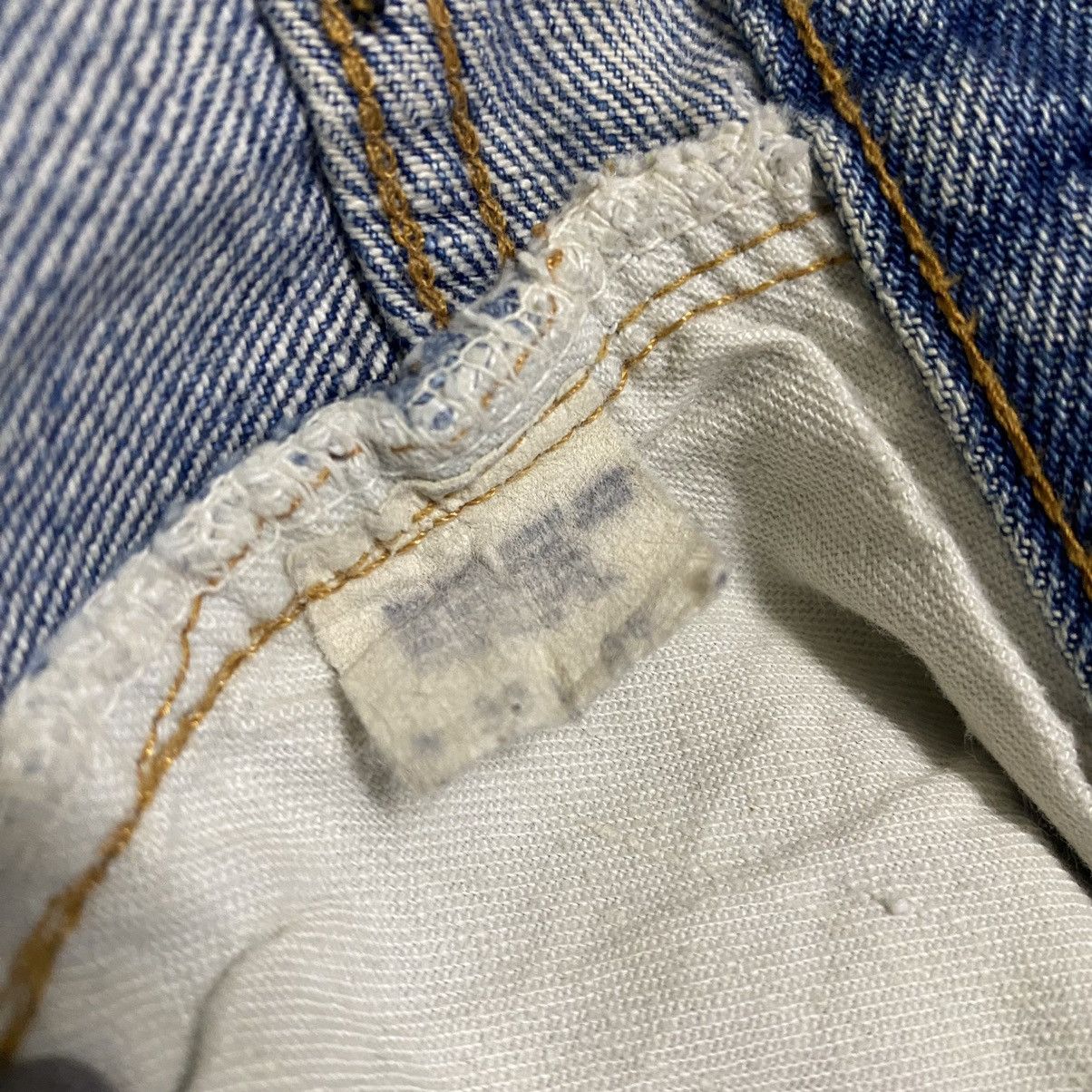 Levi's Vintage 70s Levis 501 Redline Jeans Button 6 Distressed Size US 32 / EU 48 - 24 Thumbnail