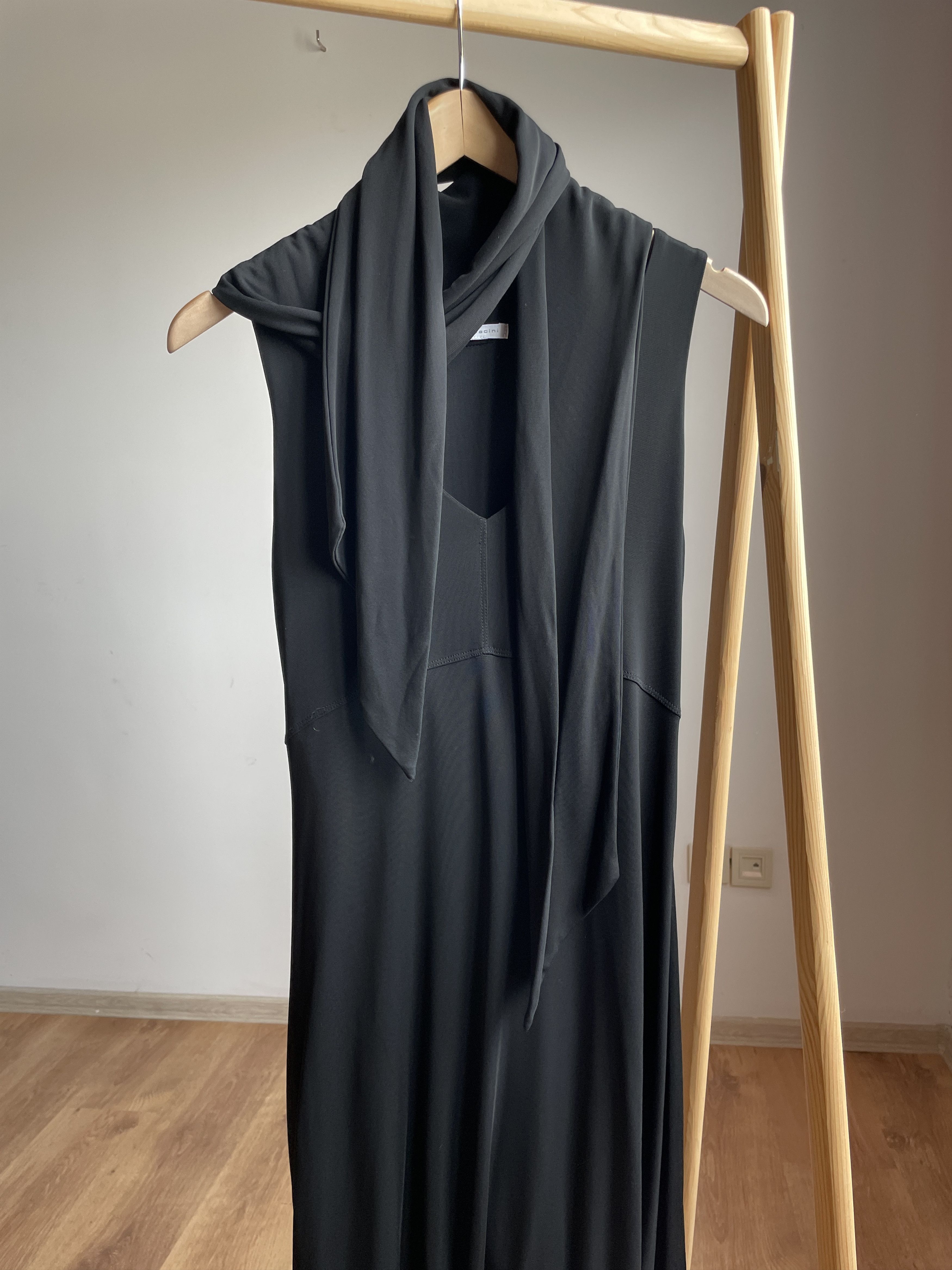 Sarah Pacini Sarah Pacini Scarf Neck Rounded Hem Midi Tank Dress Size M / US 6-8 / IT 42-44 - 5 Thumbnail