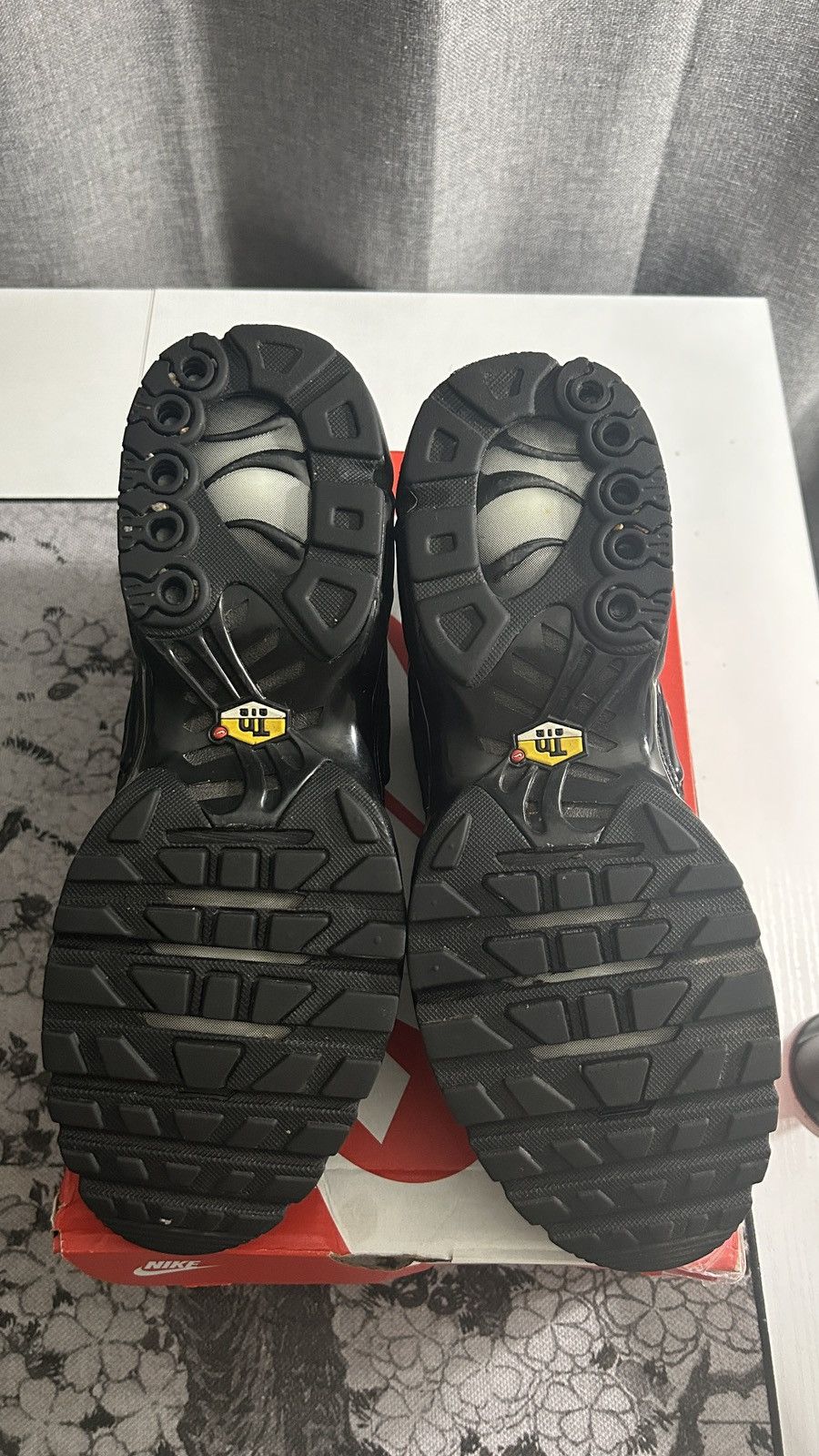 Nike Nike Air Max Plus Triple Black Size US 10 / EU 43 - 5 Thumbnail