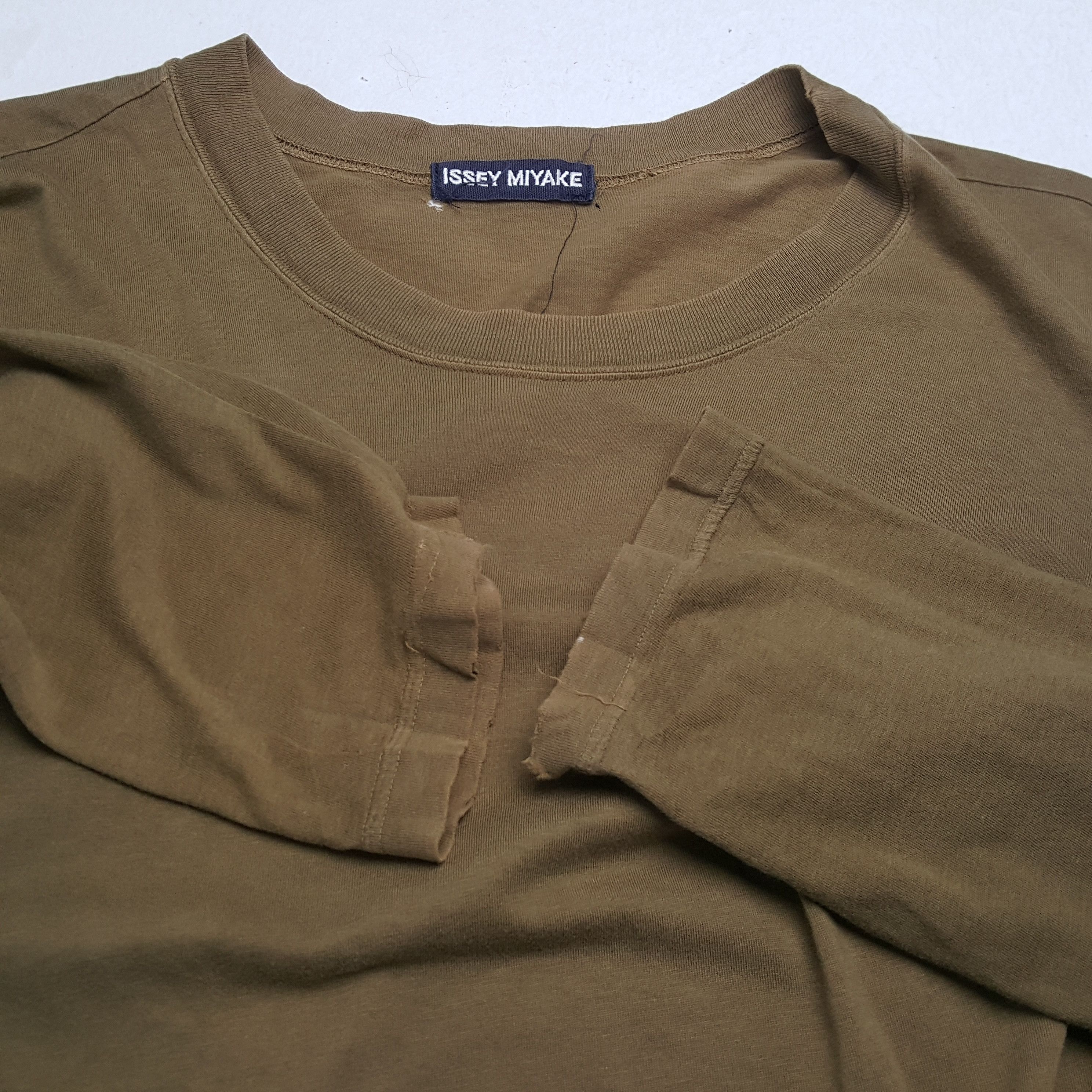 Issey Miyake × Japanese Brand × Vintage ISSEY MIYAKE Fashion Japanese Designer Distressed Tshirt Size US L / EU 52-54 / 3 - 8 Thumbnail