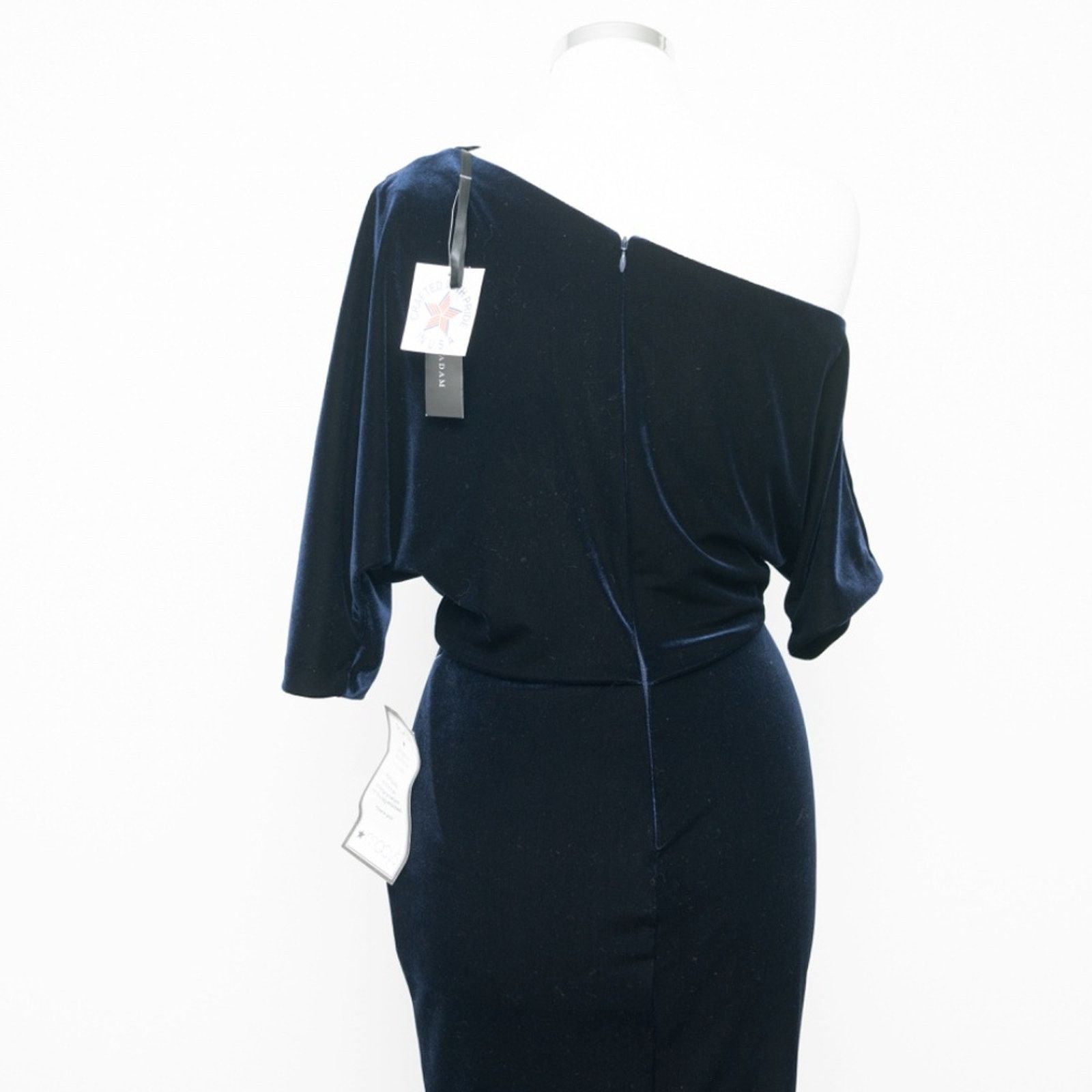 Designer Betsy & Adam. Off the Shoulder Stretch Velvet Gown. Size M / US 6-8 / IT 42-44 - 9 Thumbnail