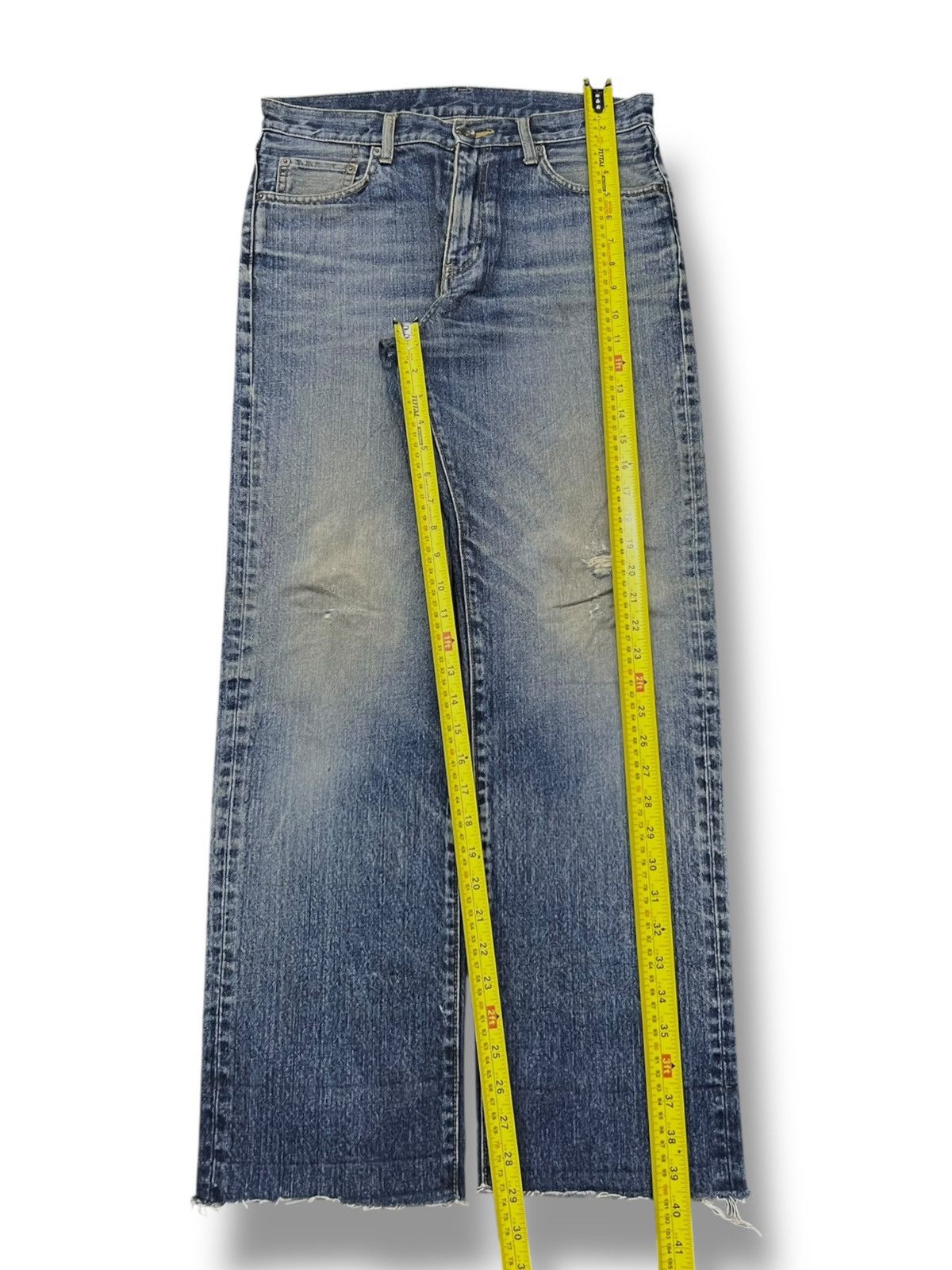 Uniqlo Vintage Uniqlo Japan - Faded, Distressed Denim Size US 31 - 13 Thumbnail