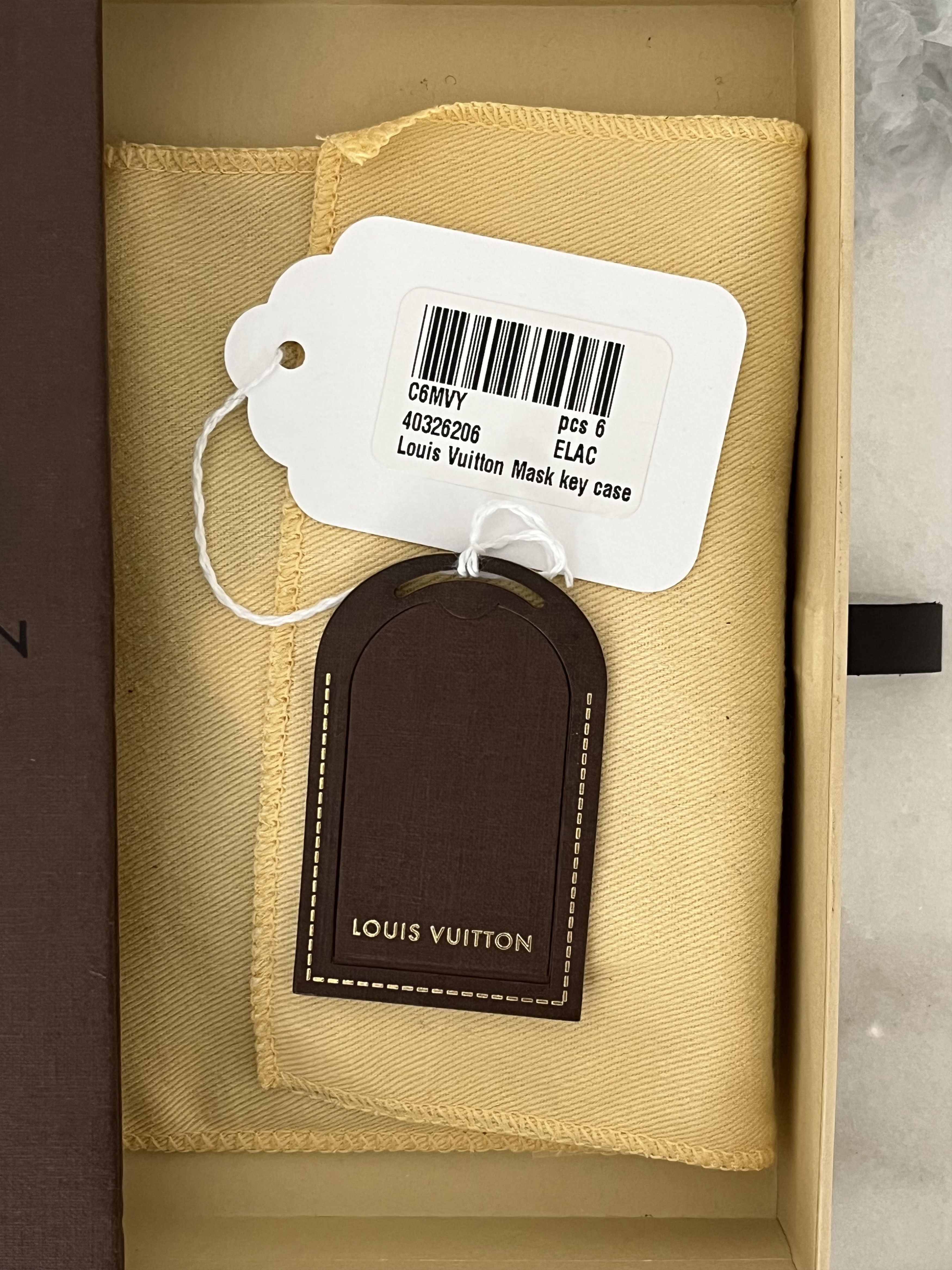 Louis Vuitton Louis Vuitton Masked Key Holder (2015 Cruze Collection) Size ONE SIZE - 13 Thumbnail