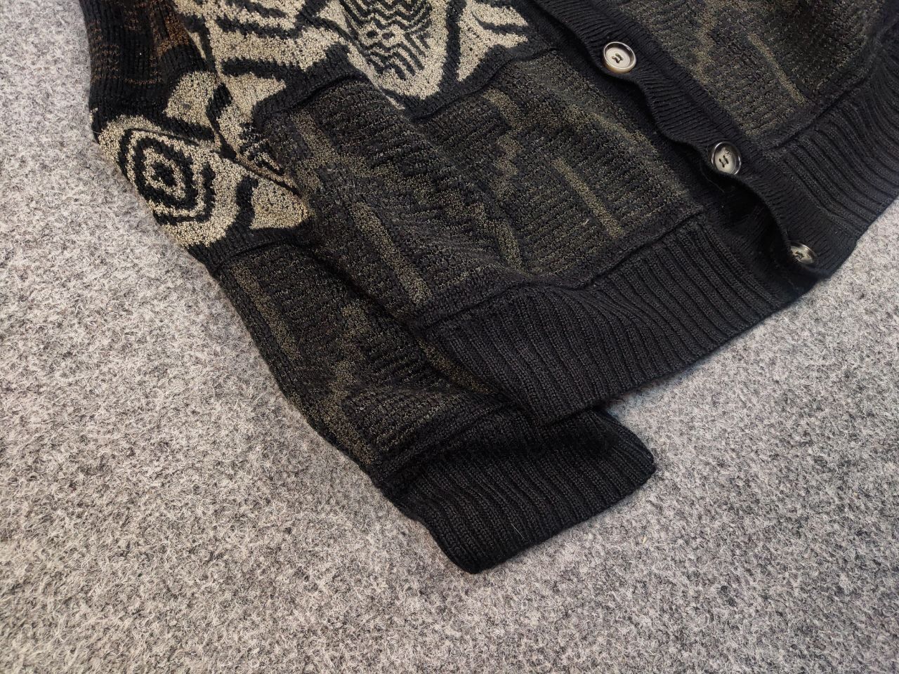 Japanese Brand Vintage 90's Japanese Style Knit Art Dark Pattern Cardigan Size US M / EU 48-50 / 2 - 6 Thumbnail