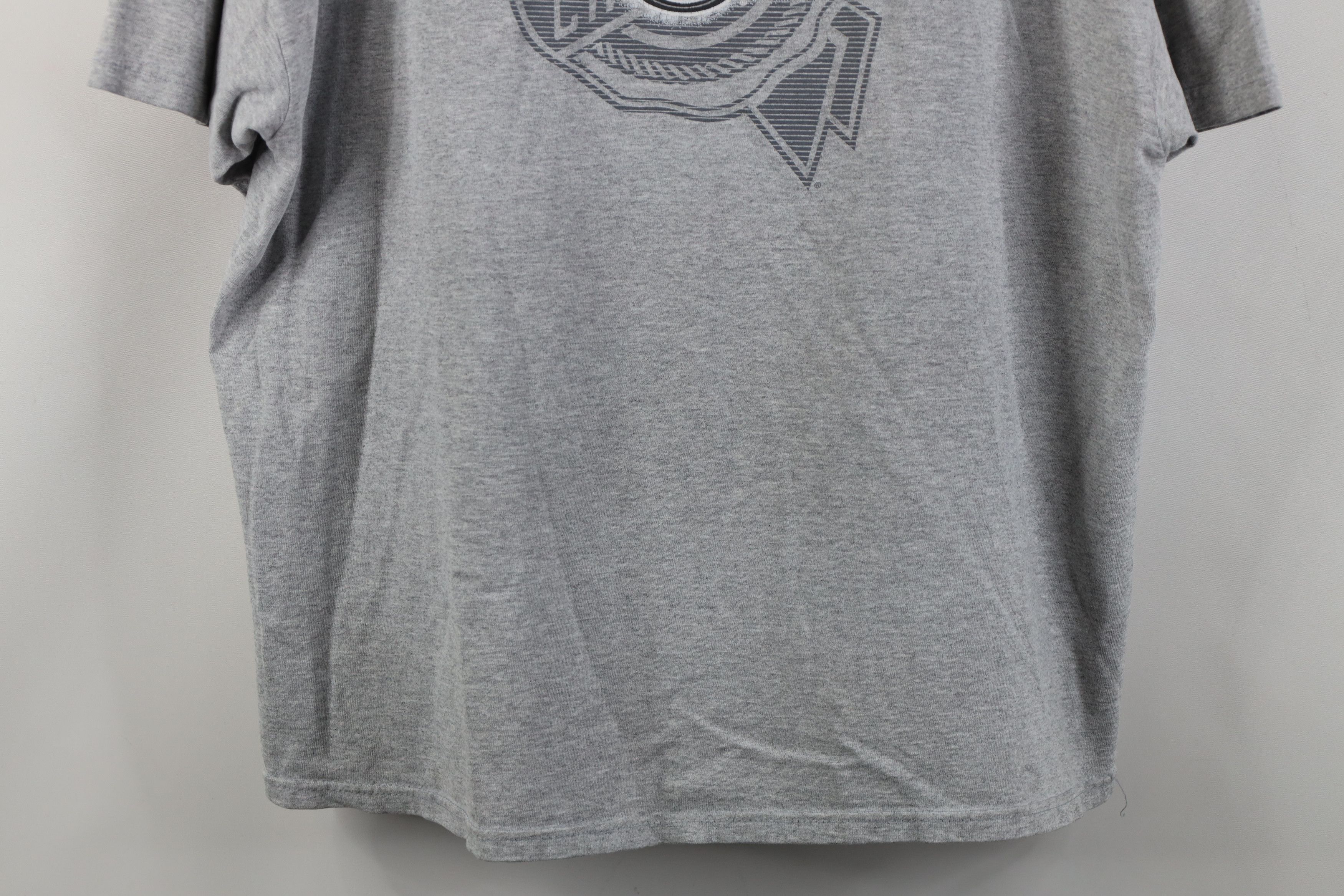 Vintage Vintage Y2K 2004 Daimler Chrysler Motors Car T-Shirt Gray Size US XL / EU 56 / 4 - 3 Thumbnail