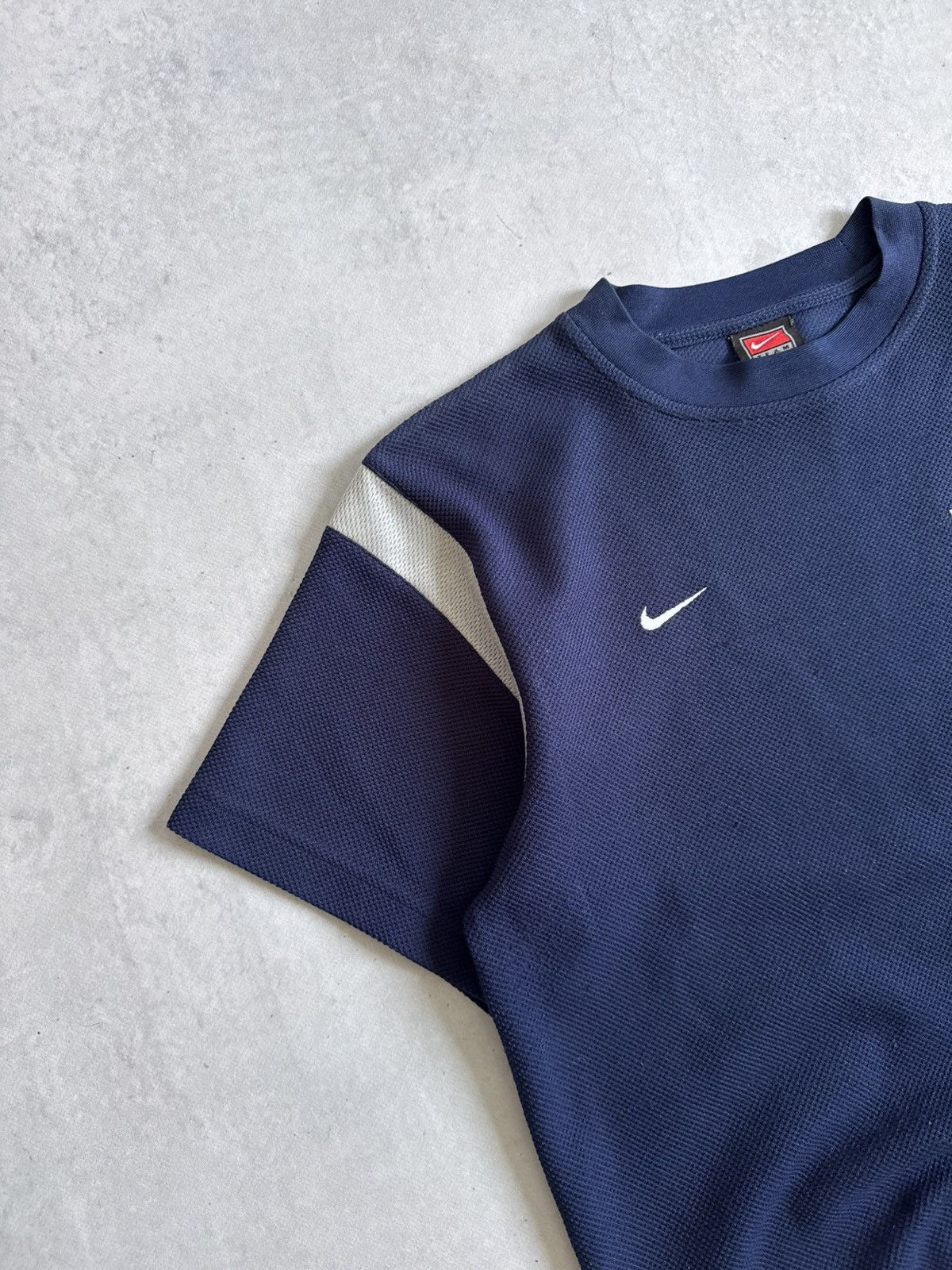 Nike Vintage Nike Toronto Maple Leaf Rate Unisex Streetwear Tee Size US L / EU 52-54 / 3 - 4 Thumbnail