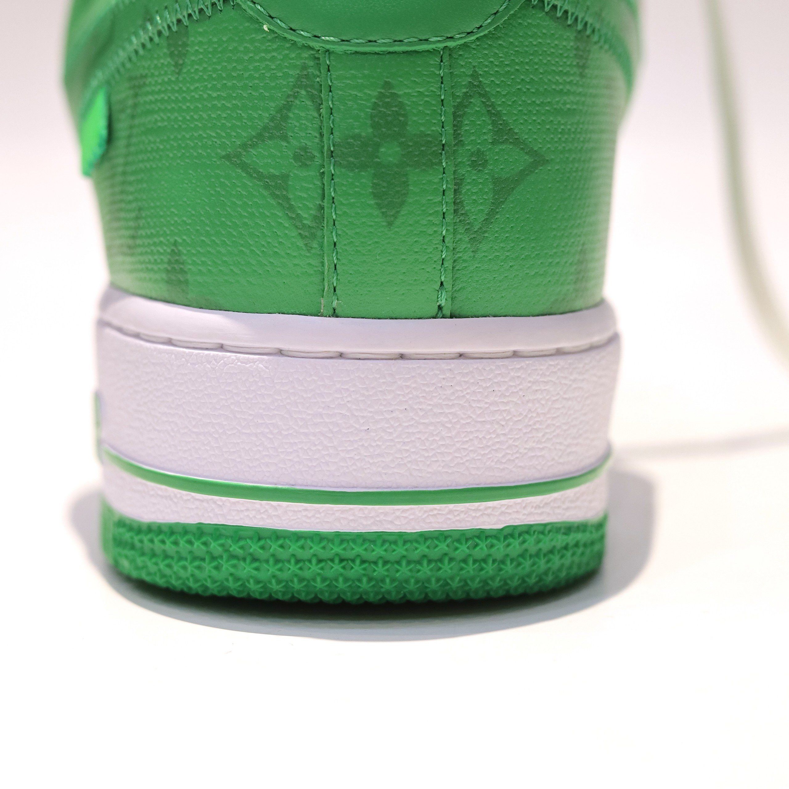 Louis Vuitton LOUIS VUITTON X NIKE AIR FORCE 1 GREEN Size US 8 / EU 41 - 4 Thumbnail