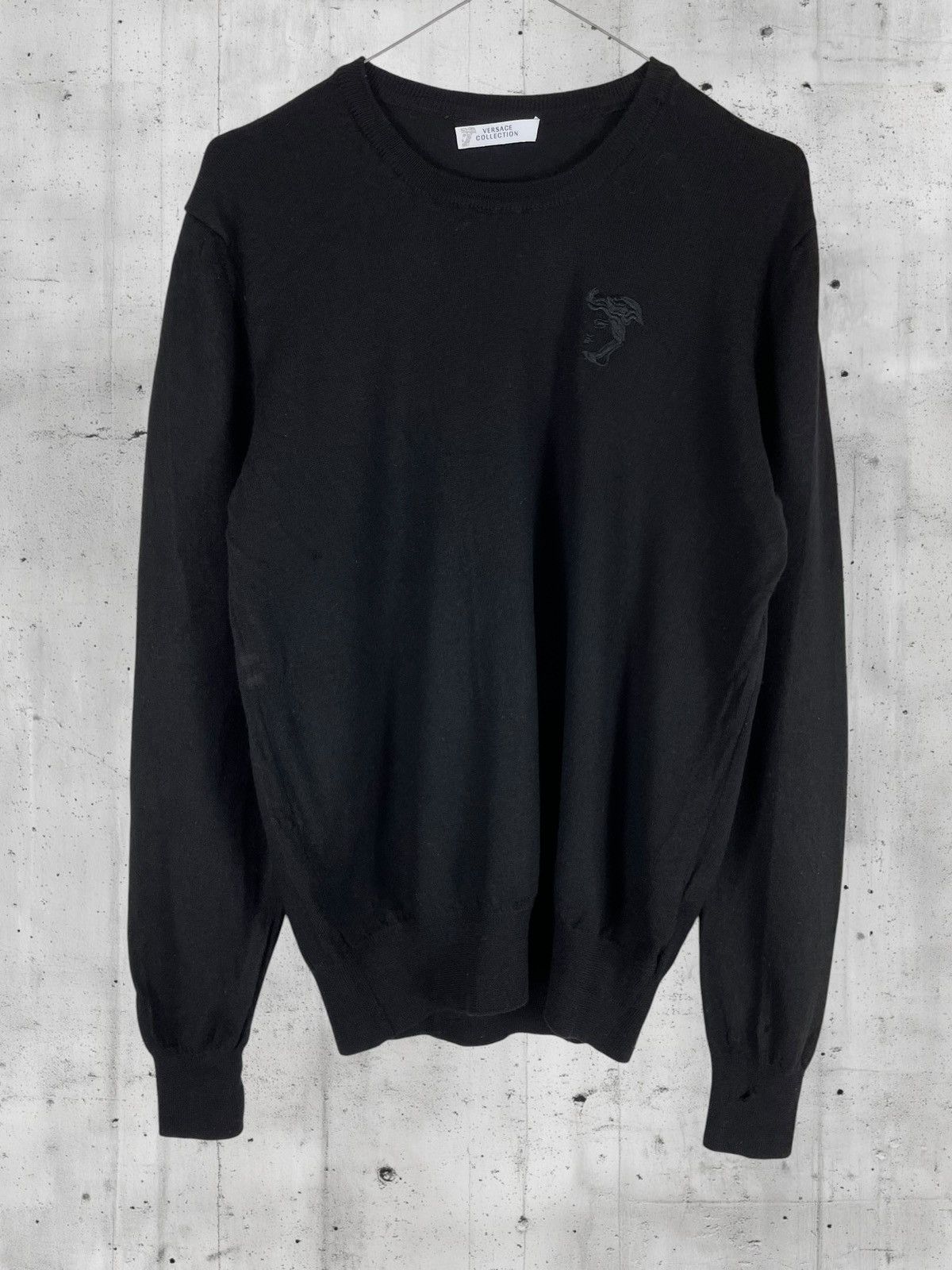 Vintage RARE Gianni Versace Medusa Logo Black Knit Sweater Size US XL / EU 56 / 4 - 2 Thumbnail