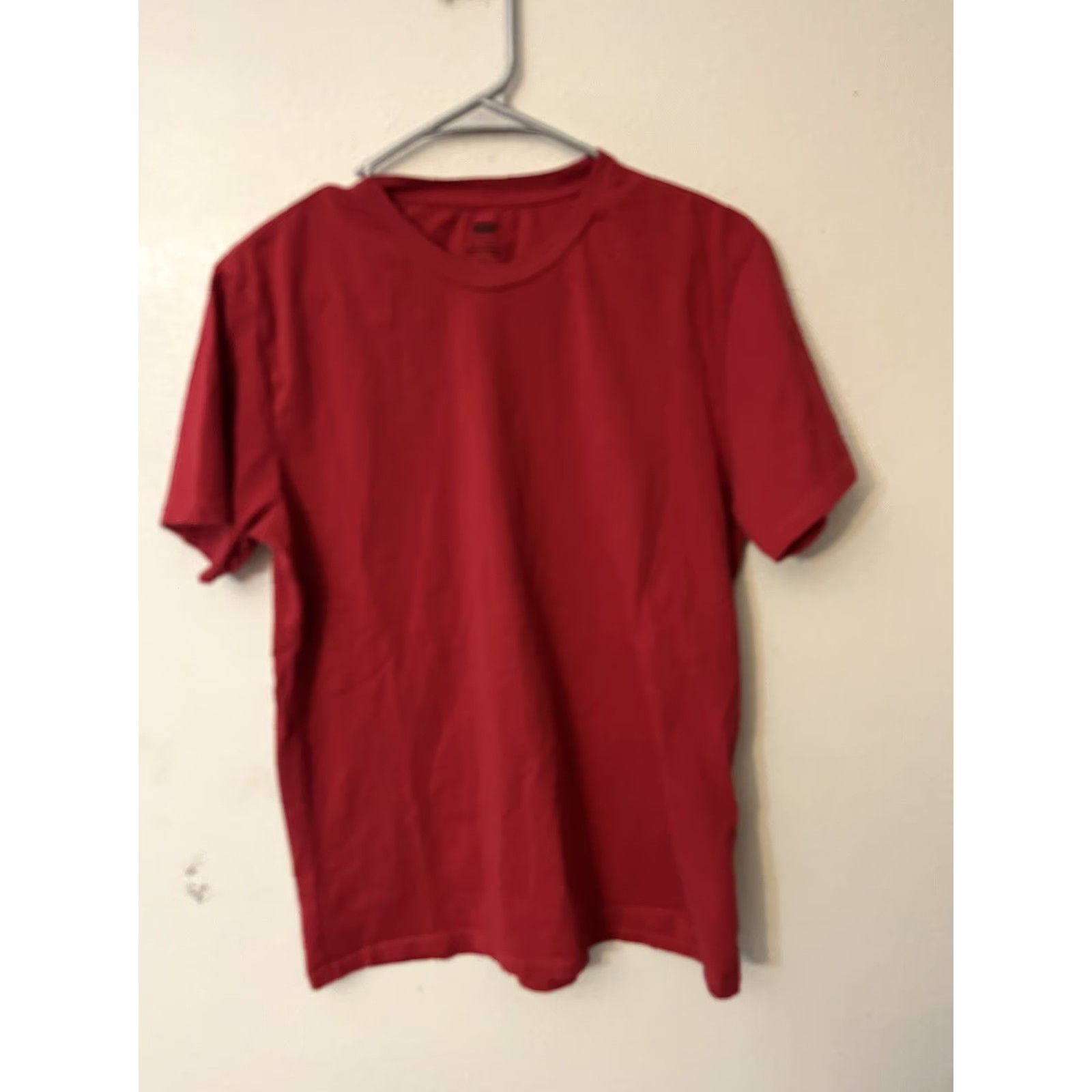 Levi's Levi's Men T-Shirt Size Large Red Solid Short Sleeve Crew Neck Tee Size L / US 10 / IT 46 - 2 Thumbnail