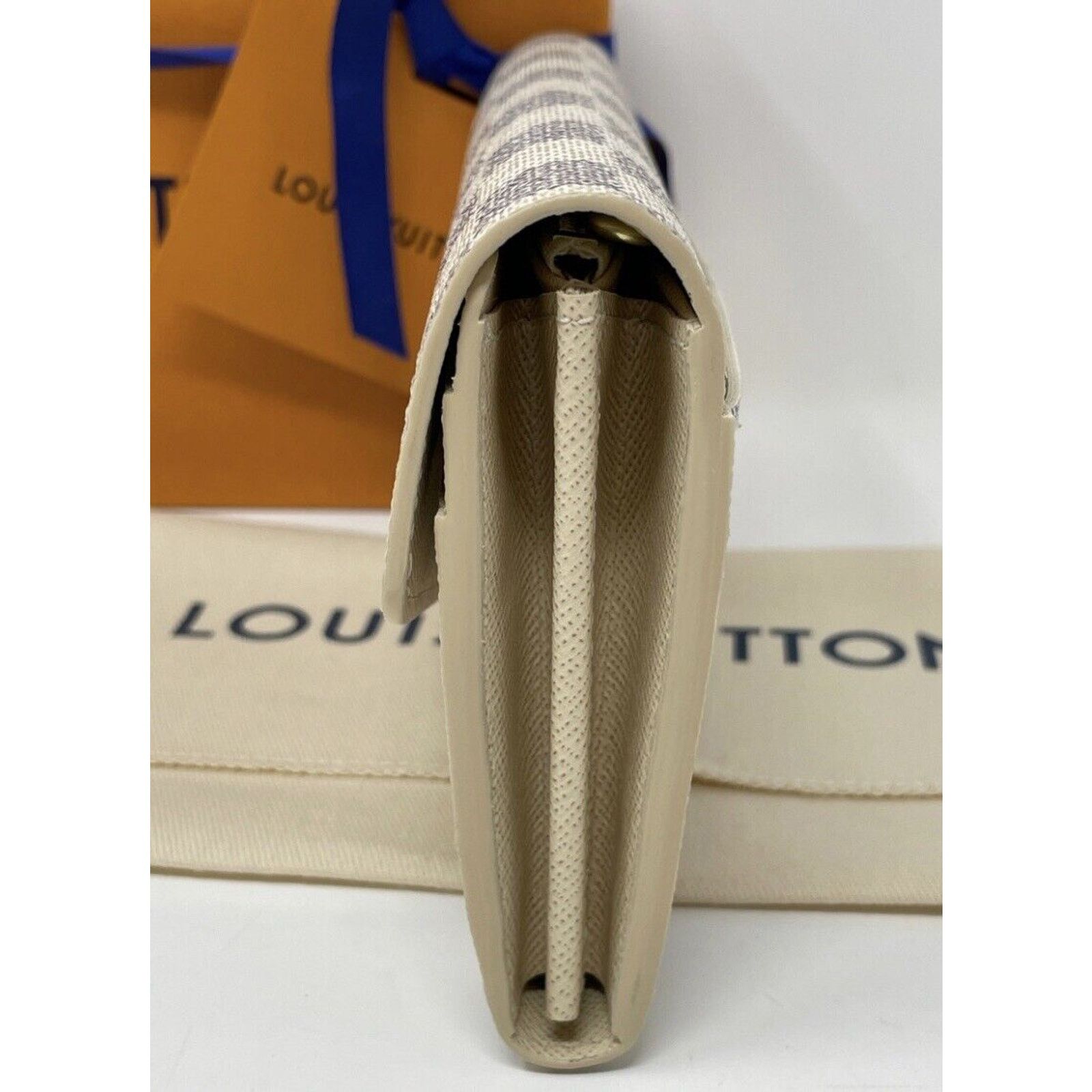 Louis Vuitton LOUIS VUITTON Damier Azur Sarah Wallet White Size ONE SIZE - 12 Thumbnail