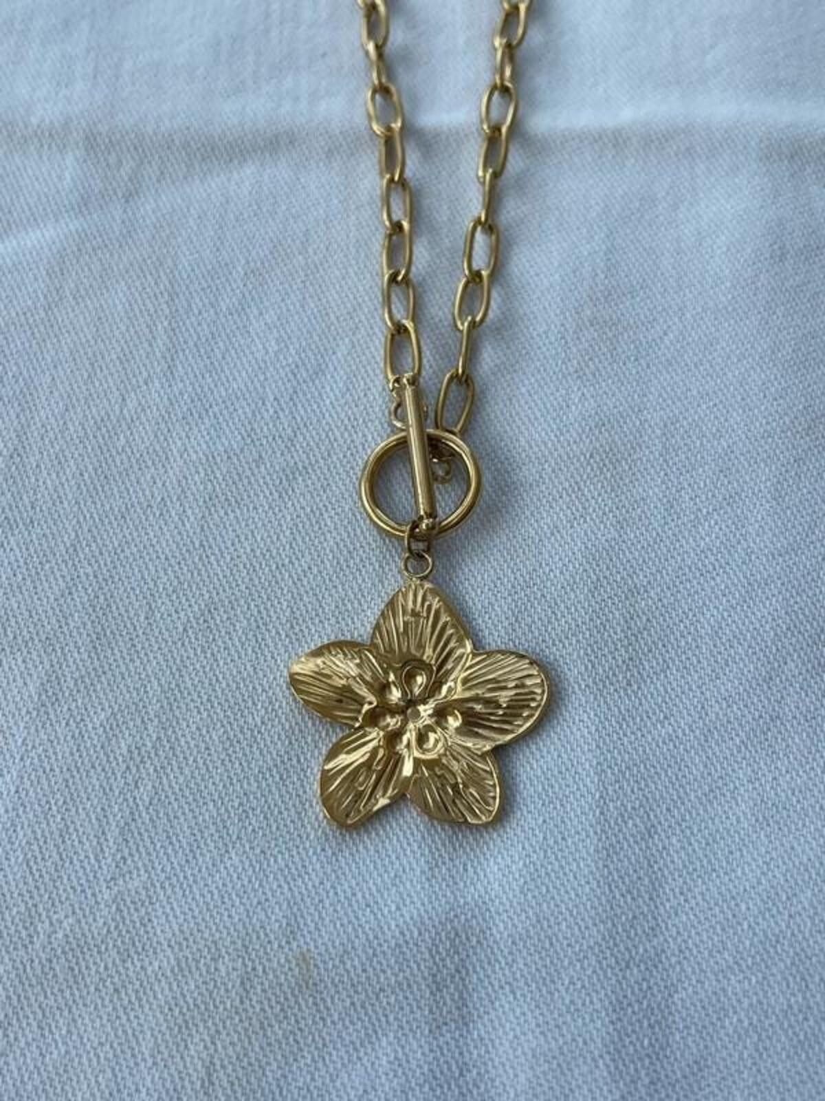 Other Gold plated floral pendant flower necklace Size ONE SIZE - 5 Thumbnail