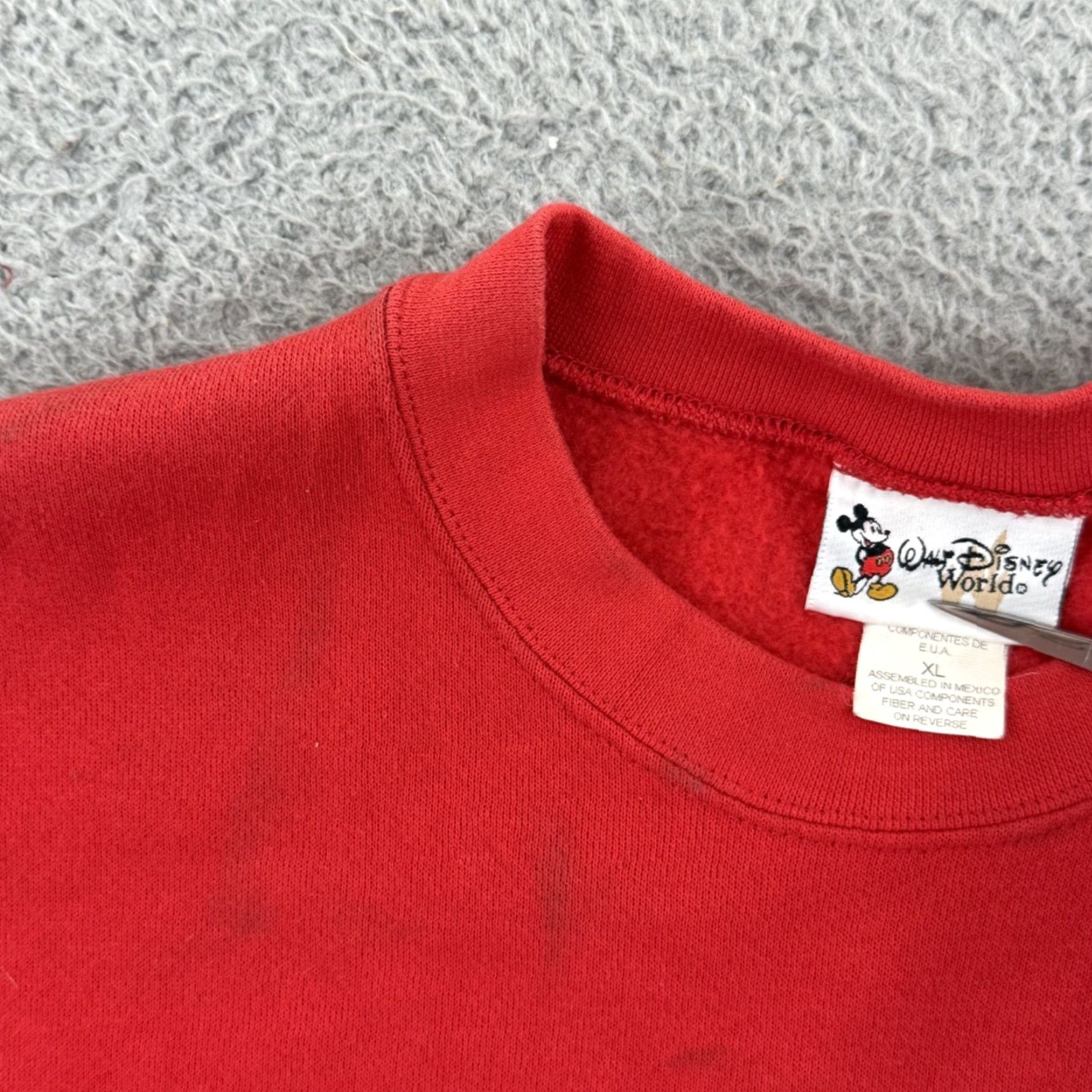 Disney VINTAGE Disney Walt Disney World Sweatshirt Mens XL Red 90s Mickey Mouse Crewneck USA Size US XL / EU 56 / 4 - 6 Thumbnail