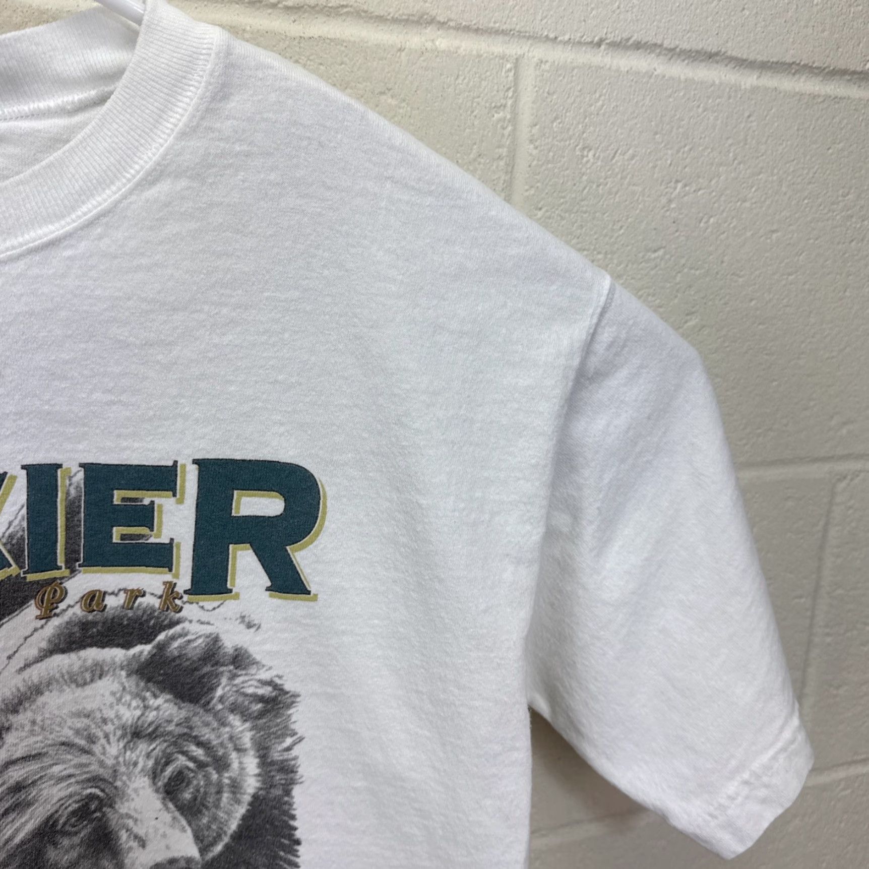 Vintage VINTAGE Montana Glacier National Forest T Shirt Large White Cotton Logo Animals 90s Mens Size US L / EU 52-54 / 3 - 6 Thumbnail