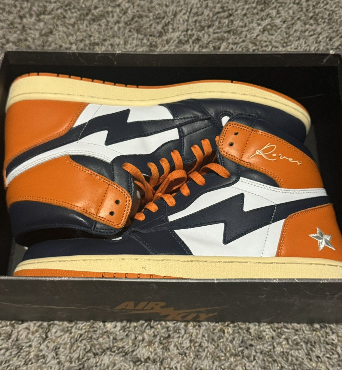 Other Reves Paris/ AIR KIY '85 HI Size US 12 / EU 45 - 1 Thumbnail