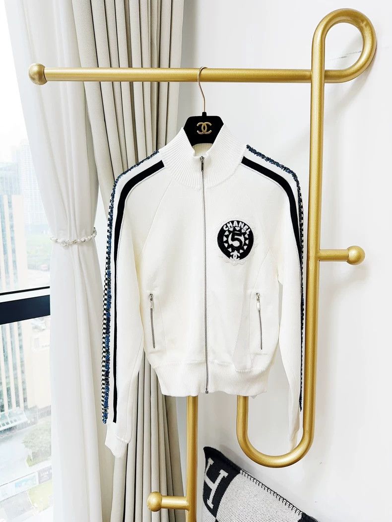 Chanel Chanel 23C White Knit Baseball Jacket - dmc Size US M / EU 48-50 / 2 - 1 Thumbnail