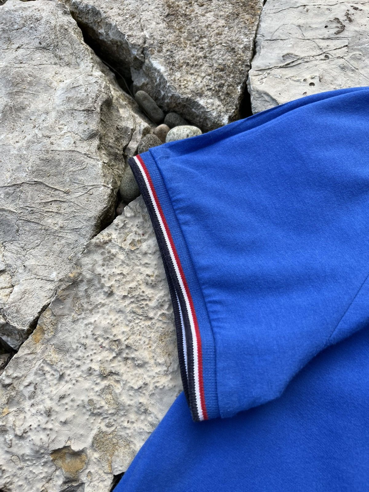 Moncler × Vintage Moncler maglia t-shirt pocket chest logo luxury tee drill Size US L / EU 52-54 / 3 - 9 Thumbnail