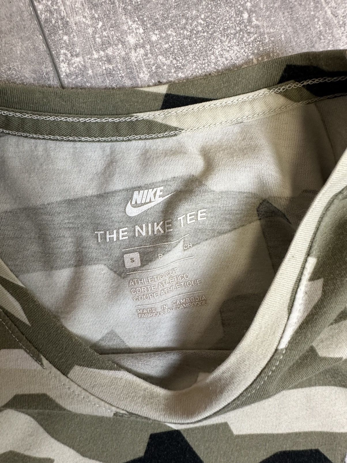 Vintage Men’s vintage Nike camo tee small logo Size US S / EU 44-46 / 1 - 3 Thumbnail