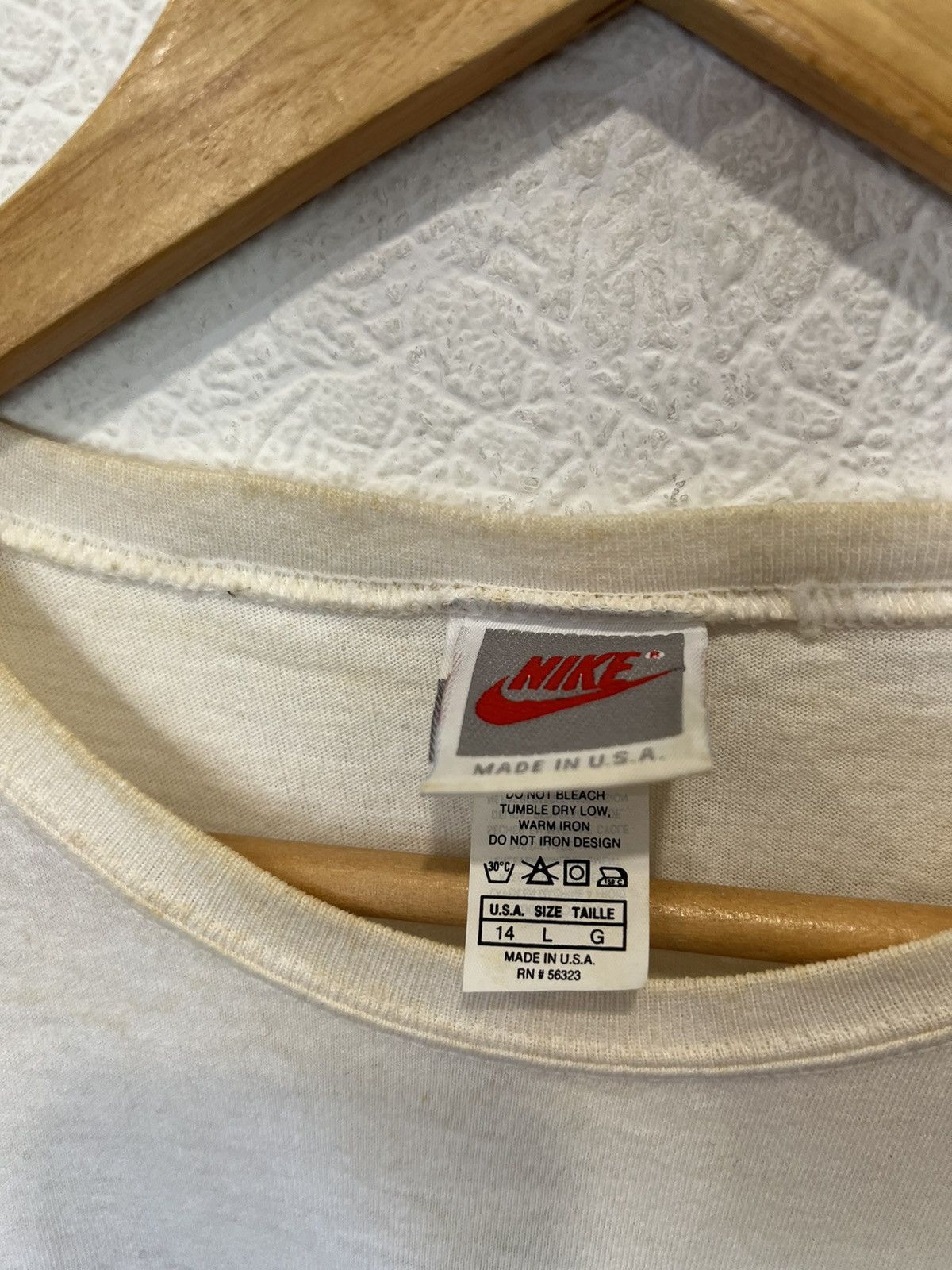 Nike Vintage 80’s Nike T Shirt Distressed Size US L / EU 52-54 / 3 - 4 Thumbnail