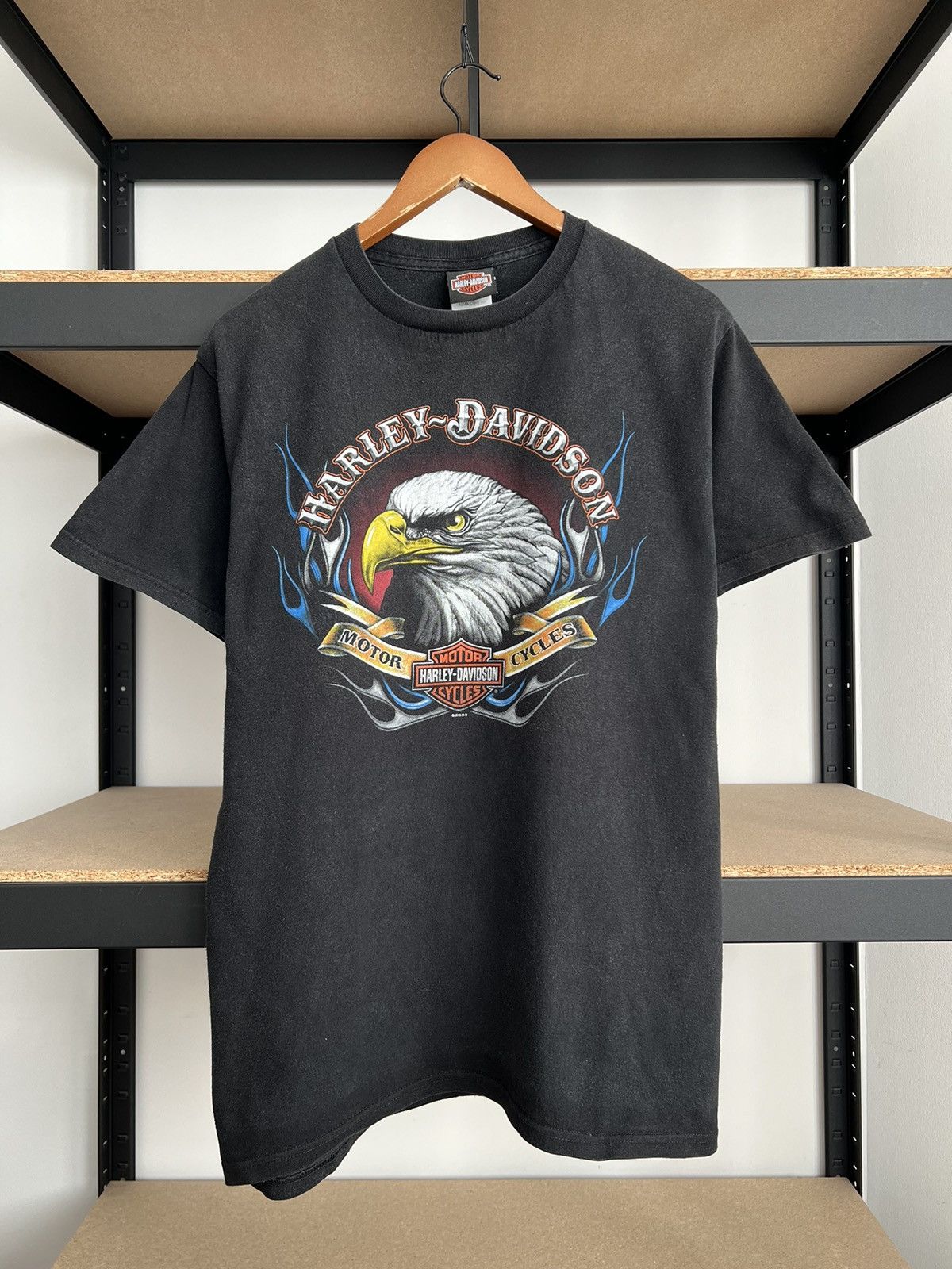 Harley Davidson Vintage 2013 Harley Davidson Eagle Fire Flame Black T-shirt Size US L / EU 52-54 / 3 - 1 Thumbnail