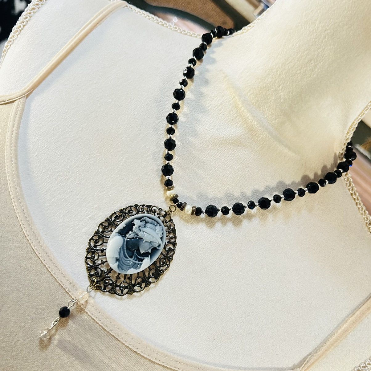 Handmade Handcrafted opalescent charcoal Victorian cameo necklace Size ONE SIZE - 1 Thumbnail