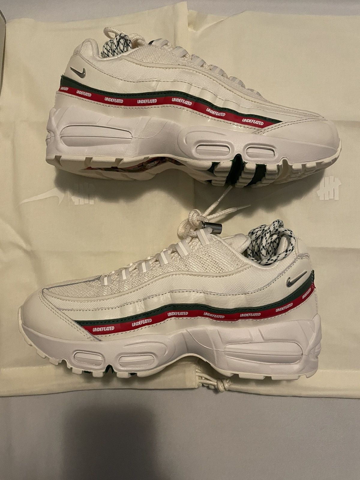 Nike × Undefeated Nike Air Max 95 SP Undefeated Sail Size US 7 / EU 40 - 1 Thumbnail