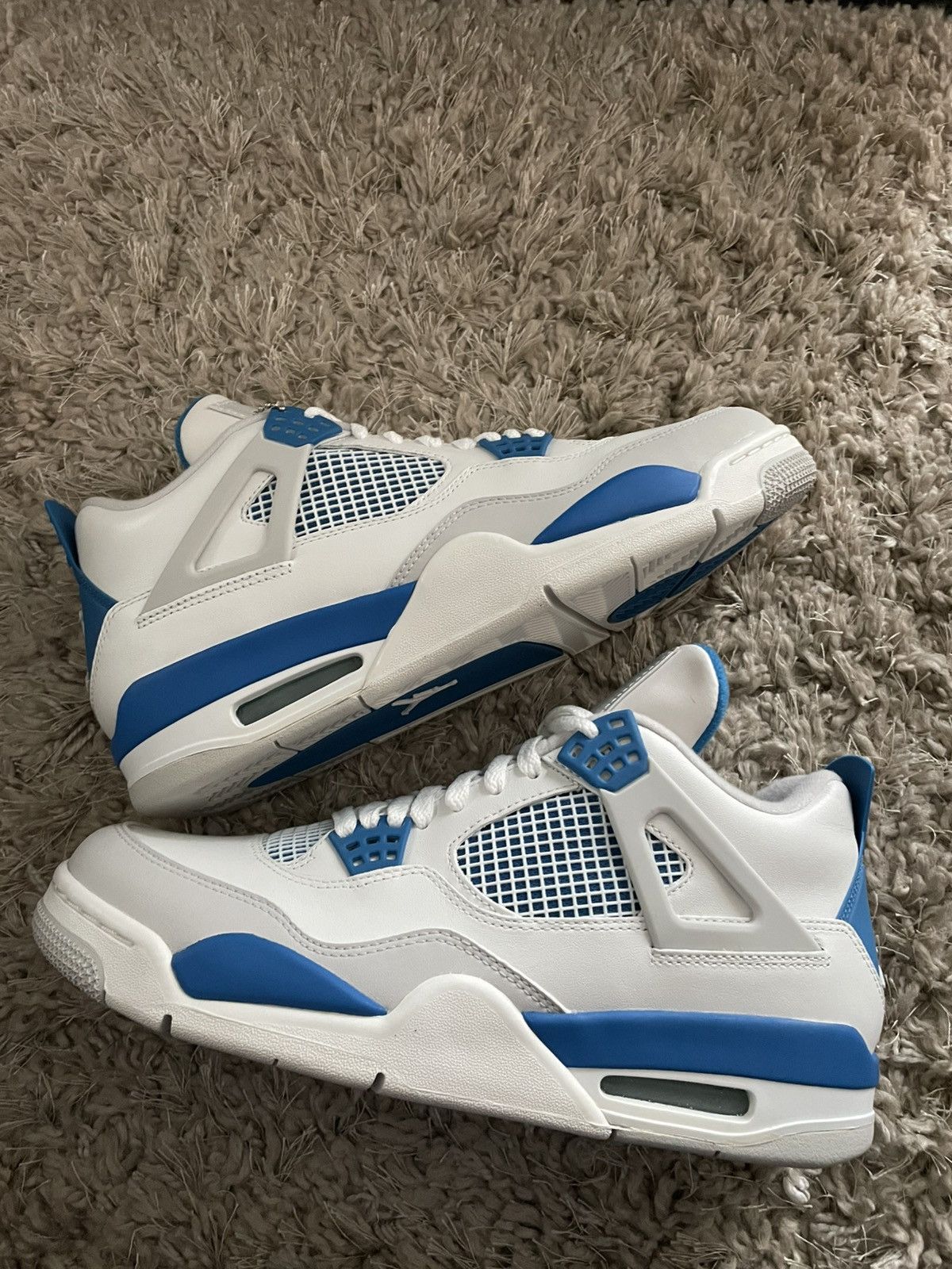 Jordan Brand Jordan 4 Military Blue 2012 release Size US 10 / EU 43 - 2 Thumbnail