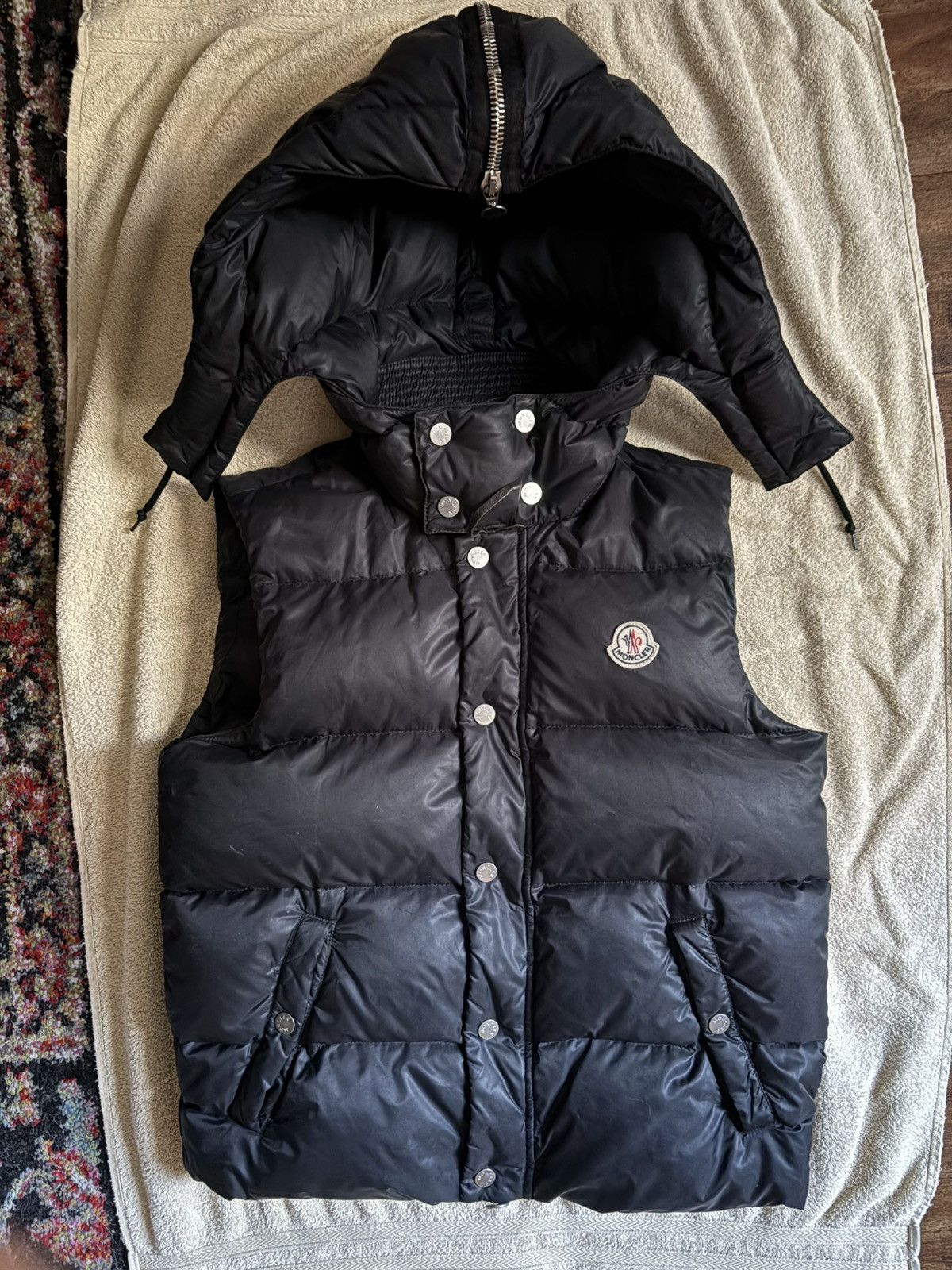 Moncler Balenciaga x Moncler. 2 zipper,snap button,drawstring hooded Size US S / EU 44-46 / 1 - 1 Thumbnail