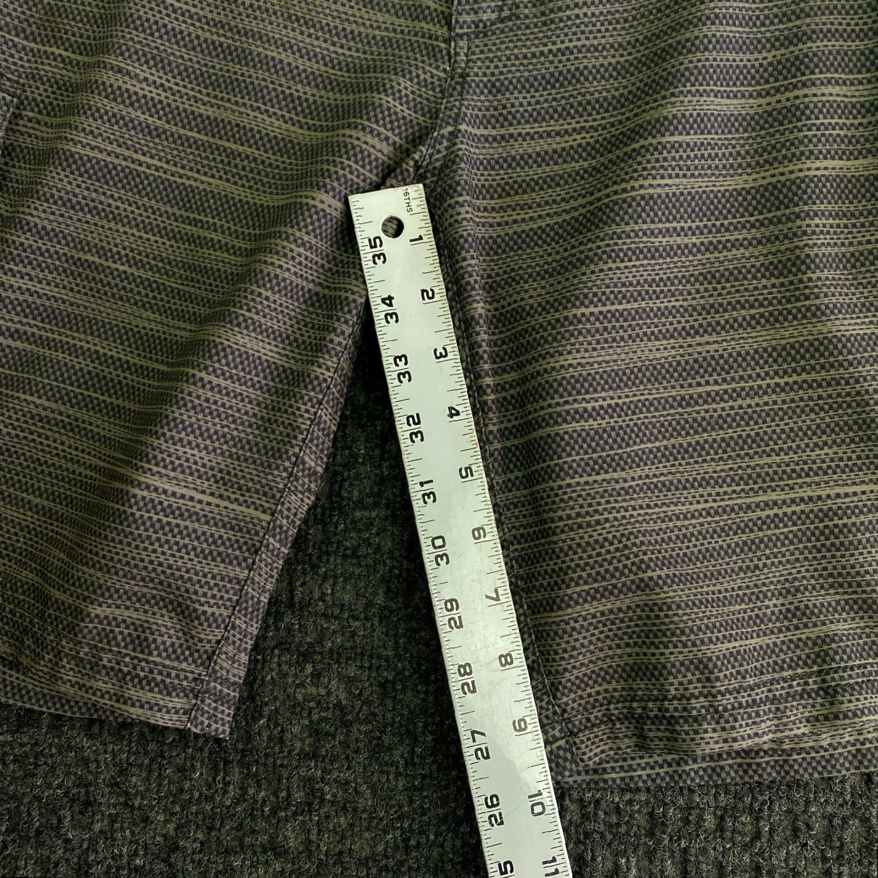 Oakley VINTAGE Oakley Board Shorts Bottom 33 Men Green Black SnakeSkin 90s Surfing Quick Dry Geometric Pattern Swim Trunks Size US 33 - 5 Thumbnail