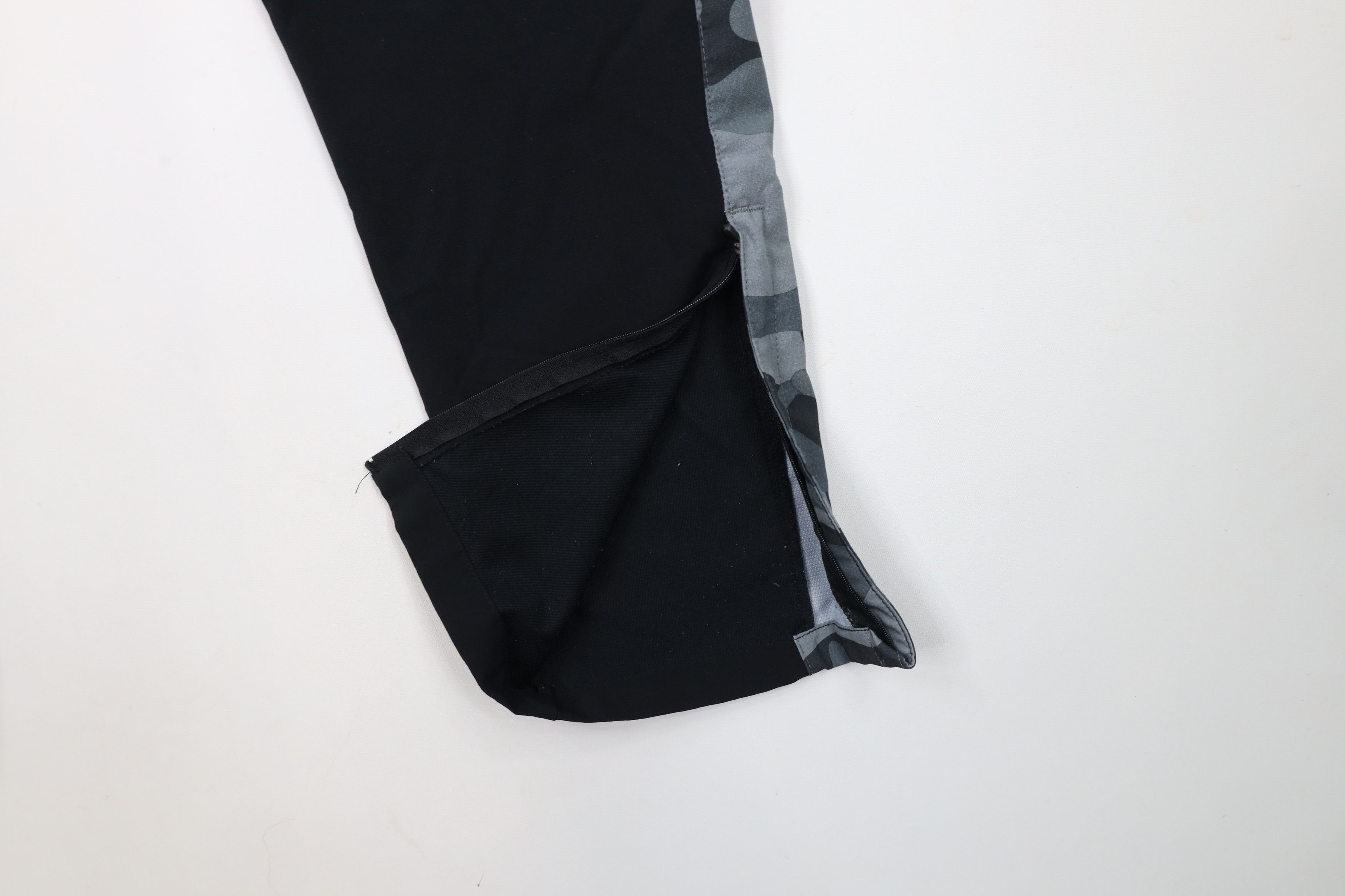 New Balance × Vintage Vintage New Balance Reflective Logo Camouflage Pants Black Size US 36 / EU 52 - 10 Thumbnail