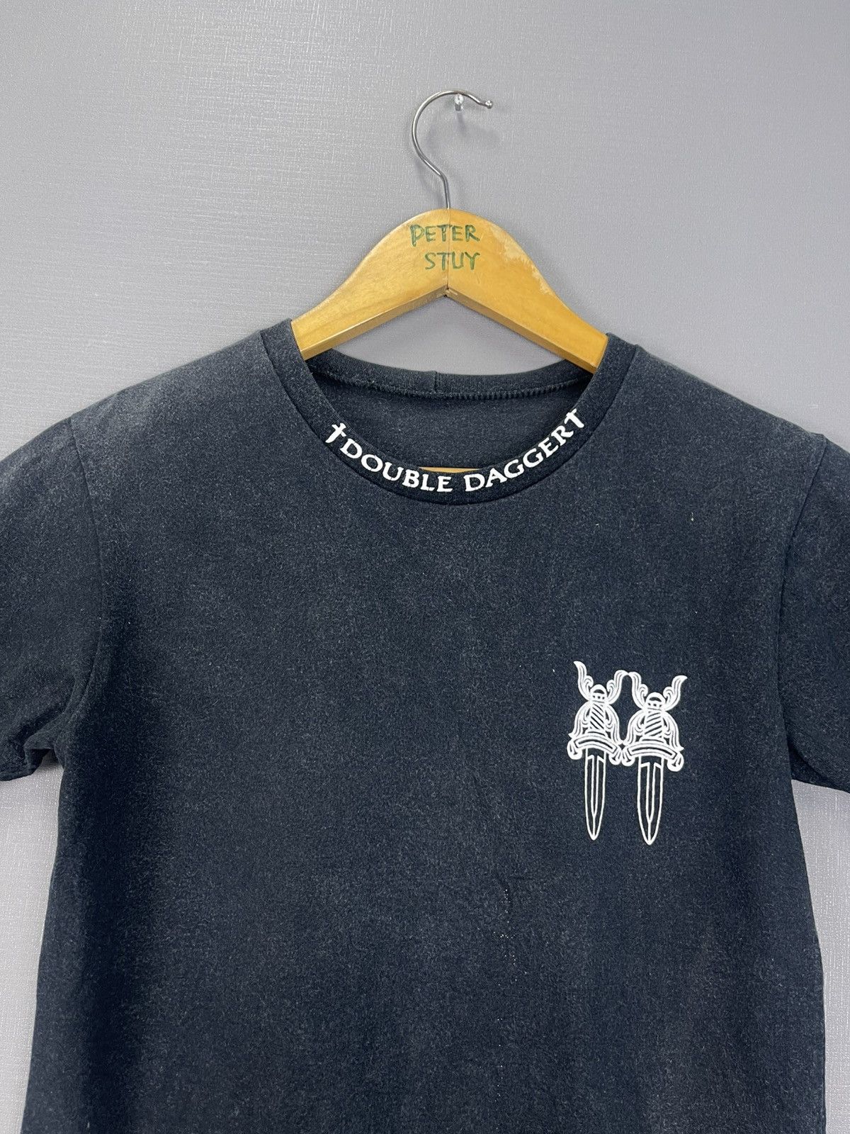 Vintage Vintage Double Dagger T-Shirt Size US S / EU 44-46 / 1 - 5 Thumbnail