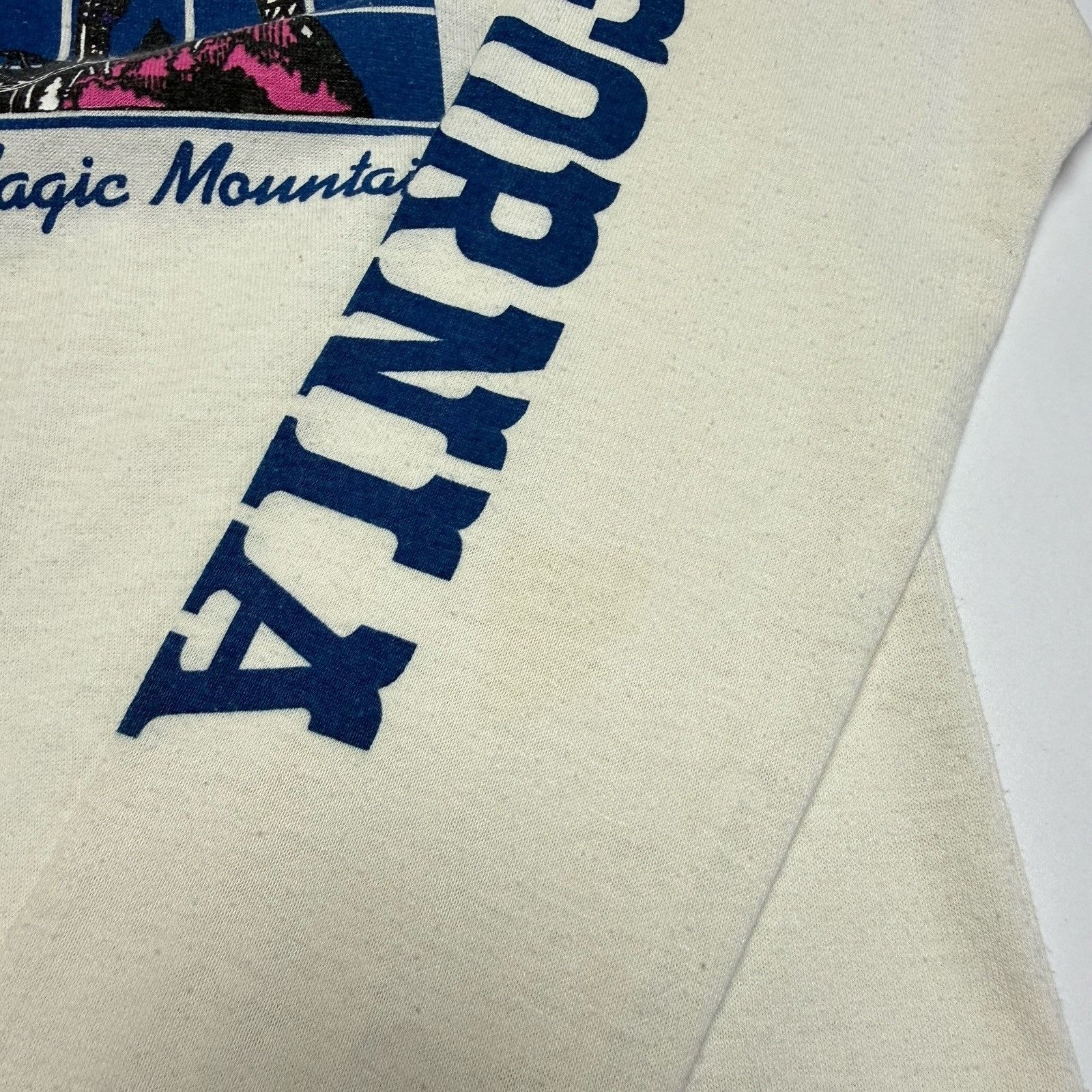 Vintage Vintage 80s Six Flags Magic Mountain T Shirt Hood Long Sleev Size US S / EU 44-46 / 1 - 8 Thumbnail