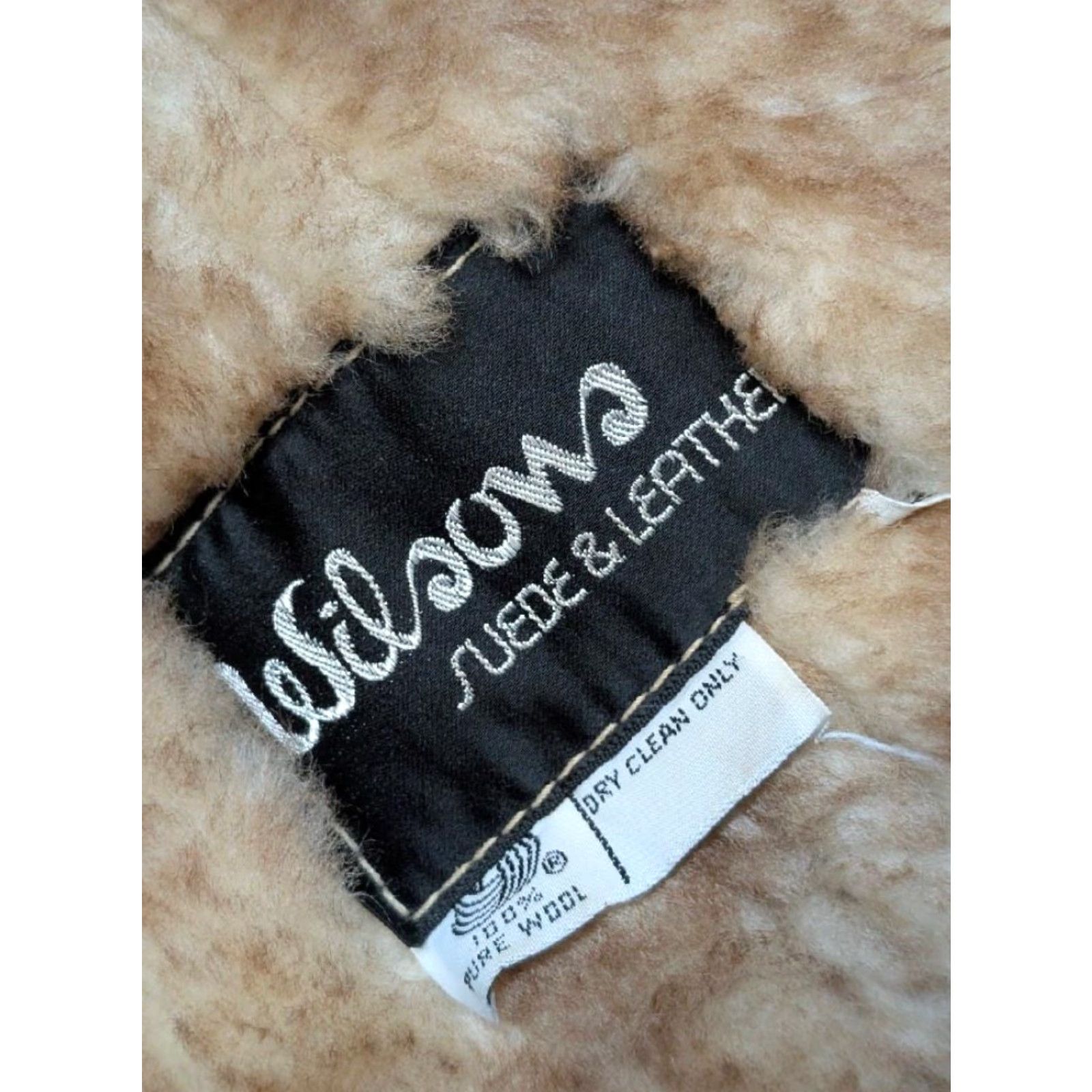 Vintage VINTAGE shearling coat Wilsons Leather Mens Coat M Brown 42 Shearling Wool Lined Antler Buttons 42 Chest 23" 35" 22" 27" Decade Western Rancher Size US M / EU 48-50 / 2 - 4 Thumbnail