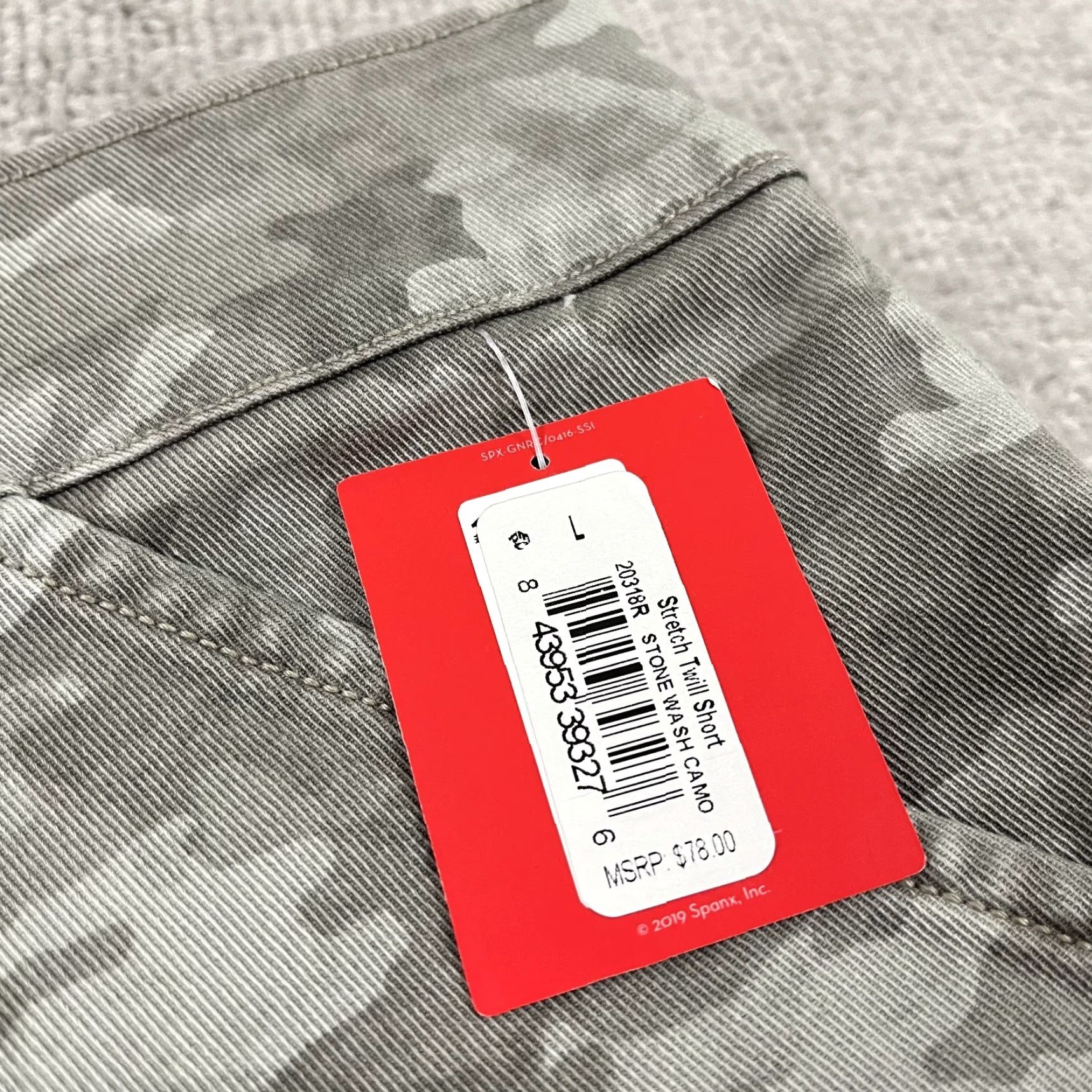 Spanx Spanx Stretch Twill Shorts Womens L / 5" Stone Wash Camouflage Gray Pull On Size 36" / US 14 / IT 50 - 2 Thumbnail
