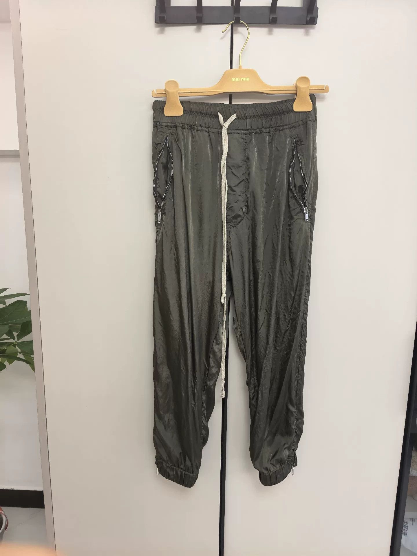 Rick Owens Rick Owens FW21 Solid Ankle-Crop Track Pants Size 38" / US 16 / IT 52 - 1 Thumbnail