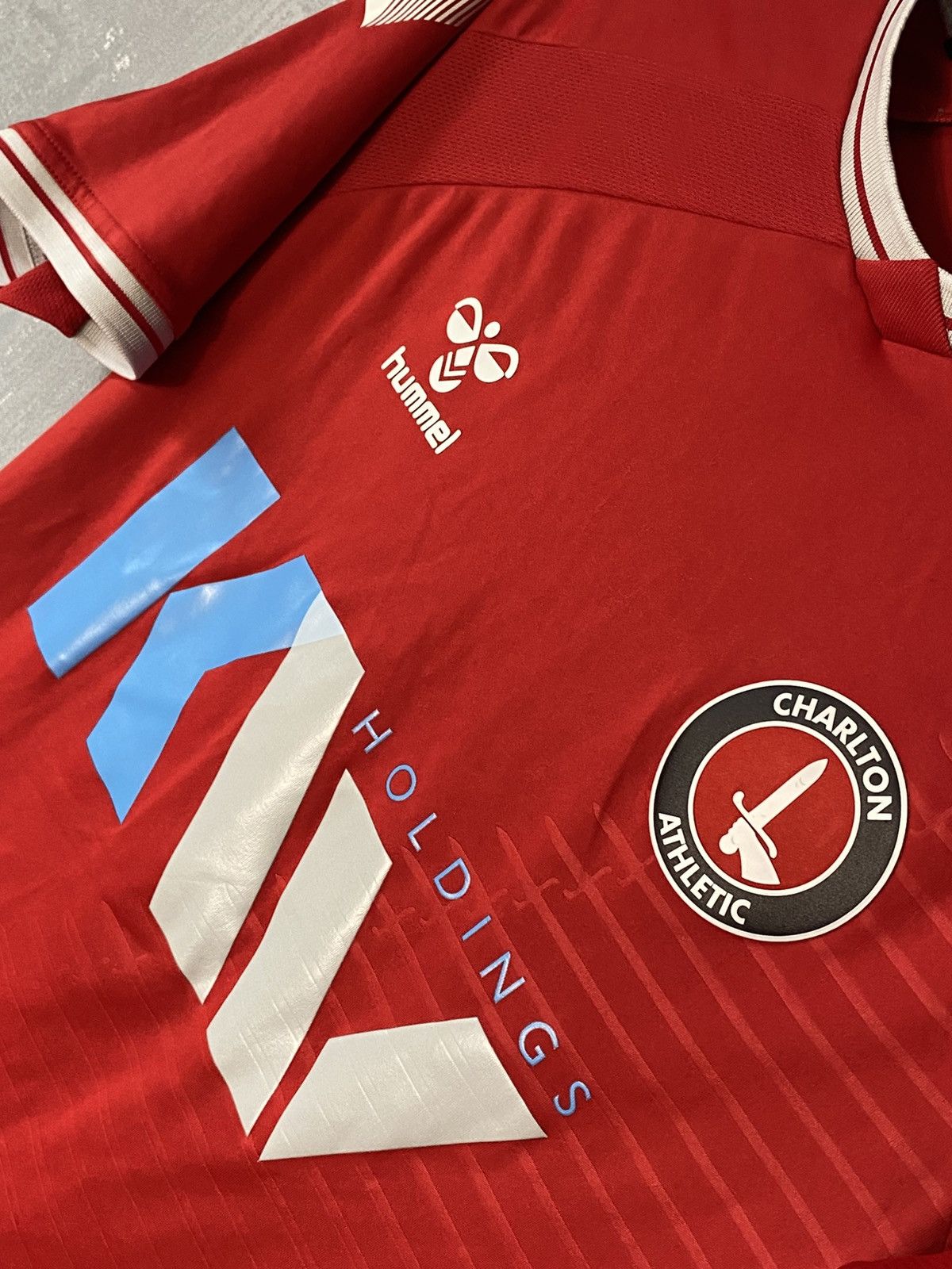 Hummel Charlton Athletic Hummel Soccer Football Jersey 2020/21 Size US S / EU 44-46 / 1 - 2 Thumbnail