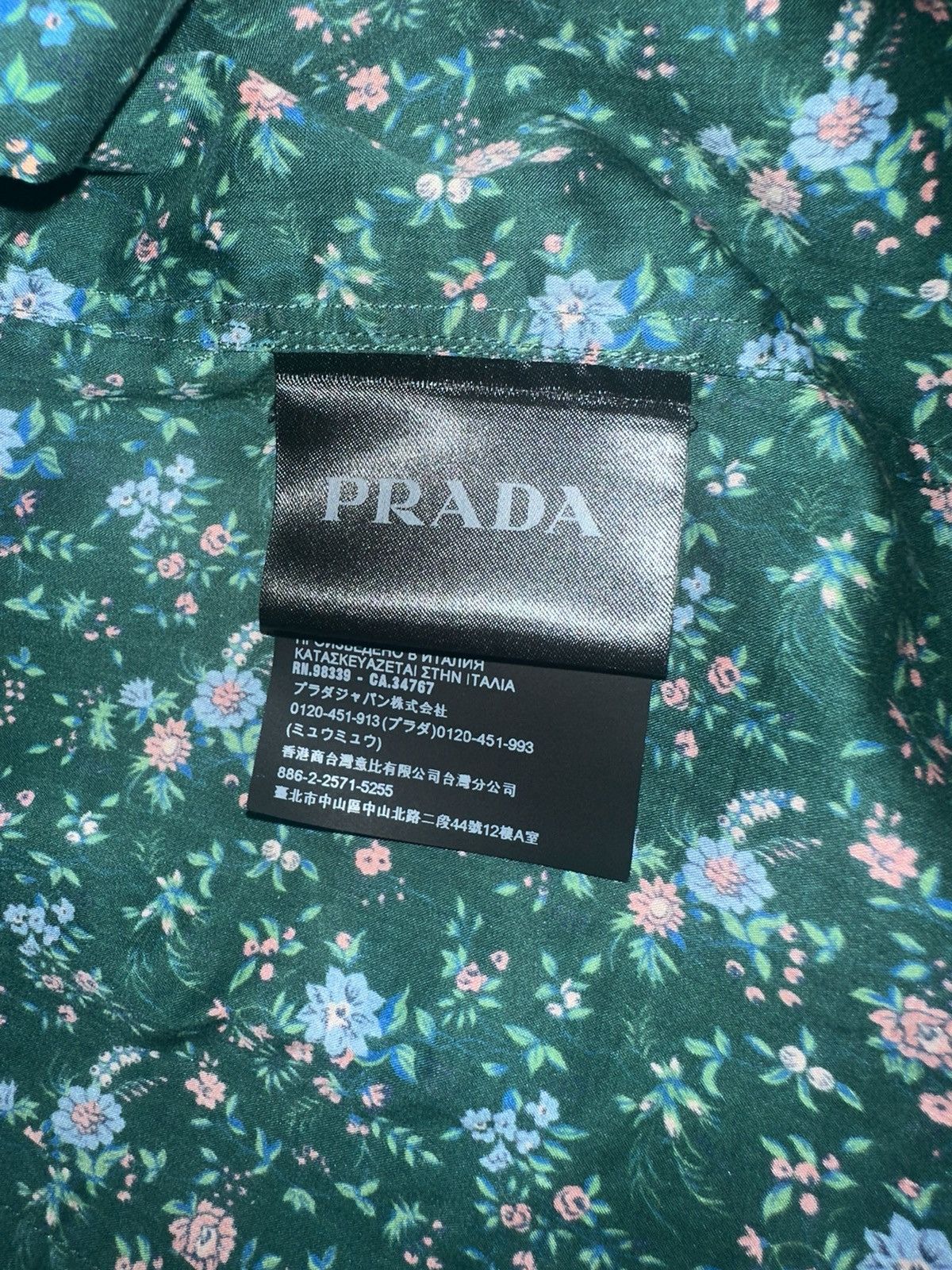Prada PRADA BUTTON DOWN SHIRT - size 42/16.5 Size US L / EU 52-54 / 3 - 9 Thumbnail