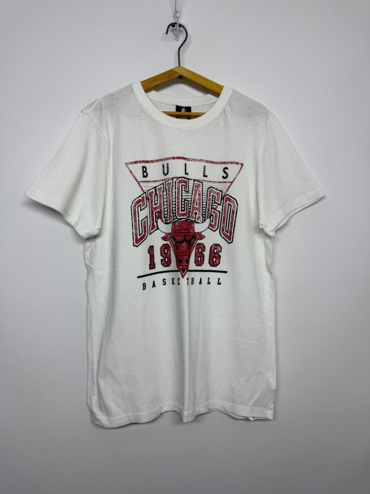 NBA Vintage Chicago Bulls Big Logo 1966 Size US M / EU 48-50 / 2 - 4 Thumbnail