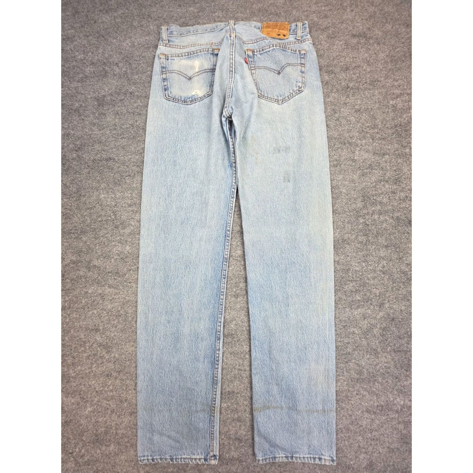 Levi's VINTAGE Levi's 501 Jeans Mens 31x34 / 34x36 Blue Light Wash Faded 5-Pocket Denim Regular Rise Mid Size US 31 - 2 Thumbnail