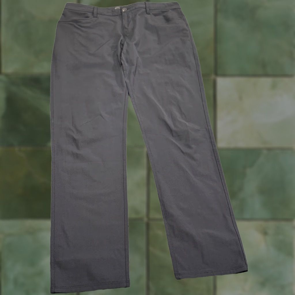 Vuori Vuori Meta Pant Mens 36x32 Gray Stretch Chino Pockets Slim Tapered 5-Pocket Zip Button Regular Waist Logo Front Flat Front Style Puori? Size US 36 / EU 52 - 1 Thumbnail