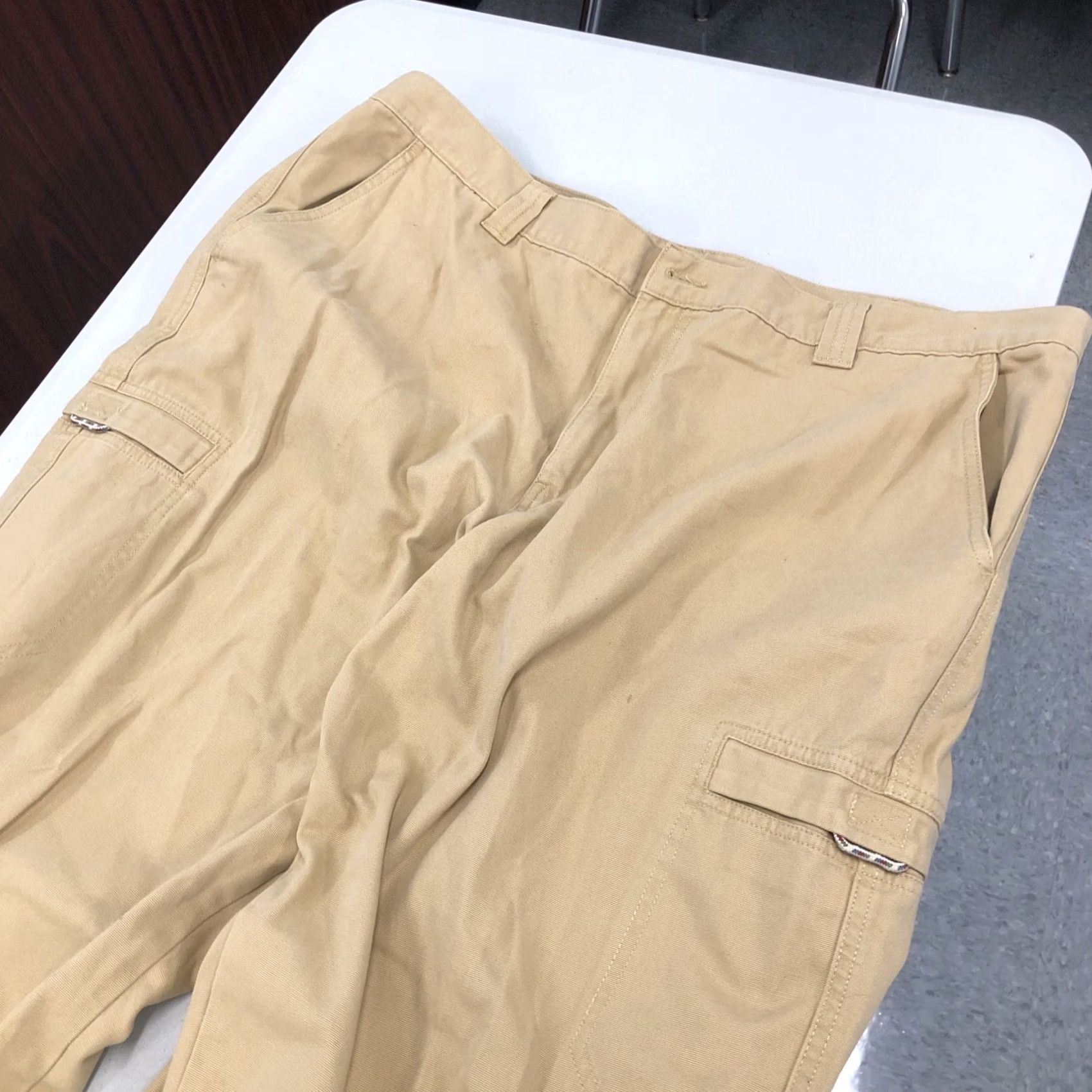 Vintage LL Bean Mens Natural Fit Khaki Cargo Pants Tan Hiking Work Casual 42/32 Size US 42 / EU 58 - 2 Thumbnail