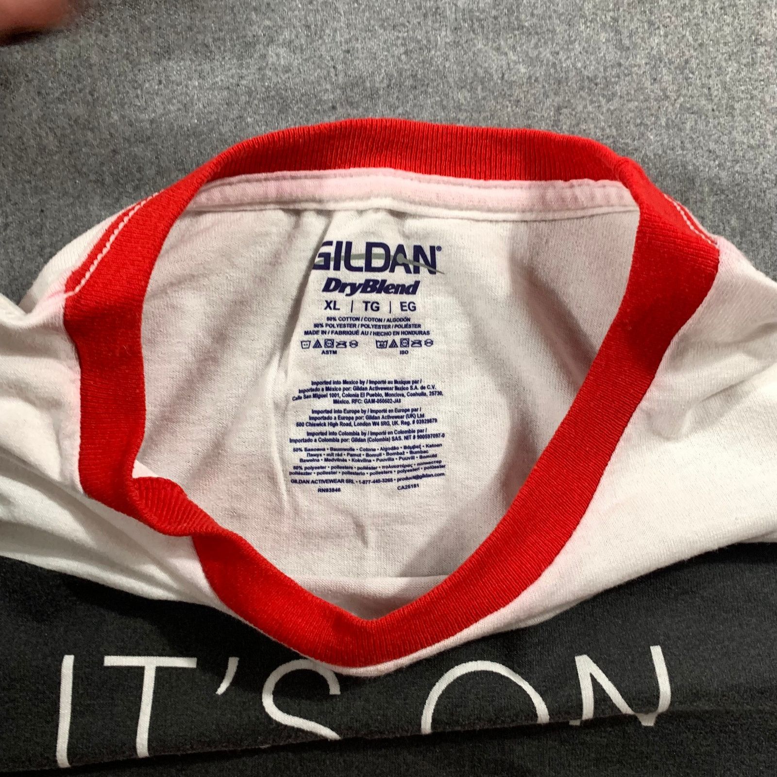 Gildan Gildan IT'S ON US Shirt Women Extra Large Size XL / US 12-14 / IT 48-50 - 3 Thumbnail